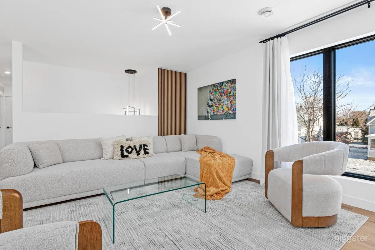 Modern Minimalist Apt 3 with Chic Interiors Photo 1