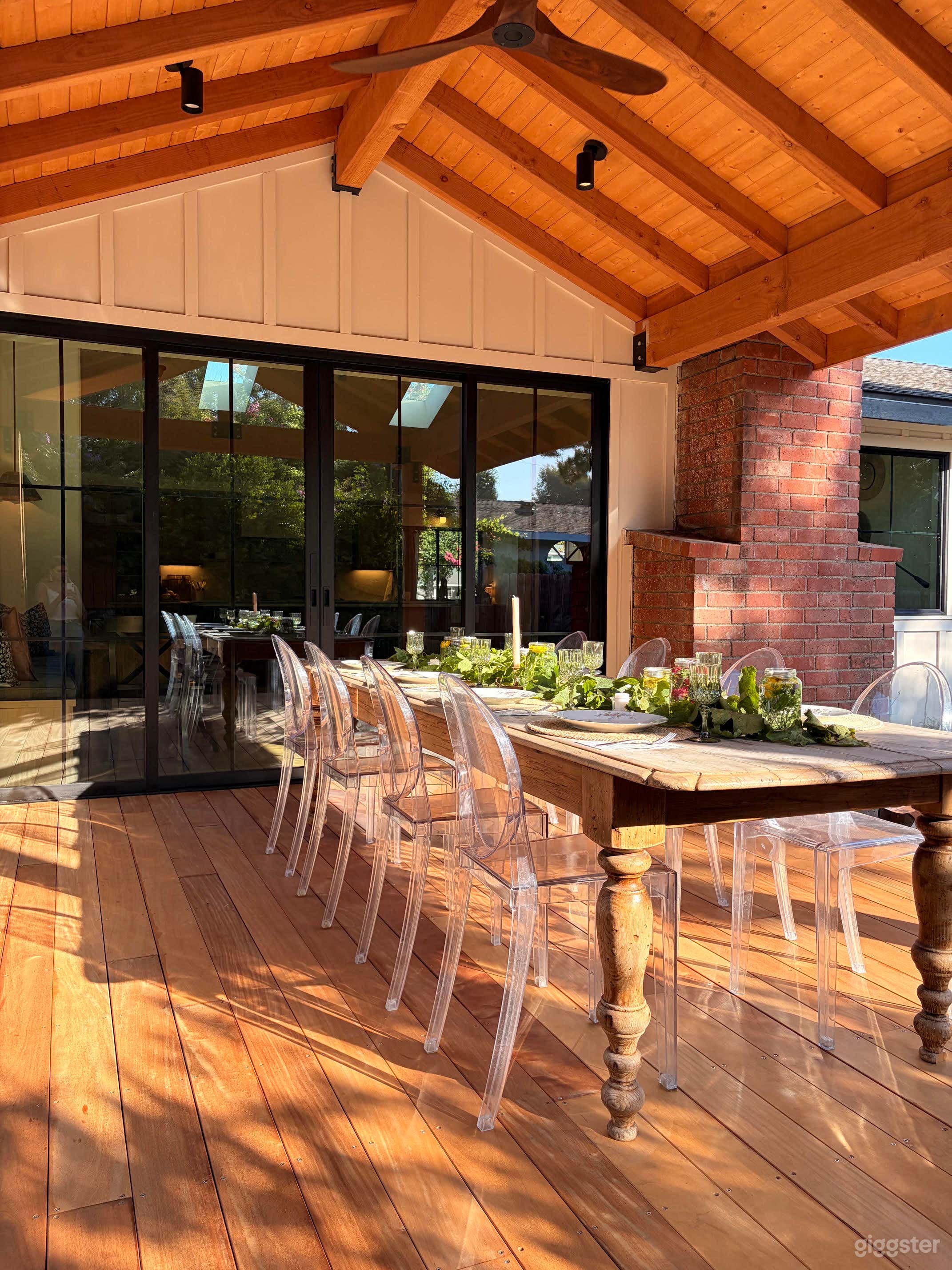Modern home for small gathering or video shoot Photo 3