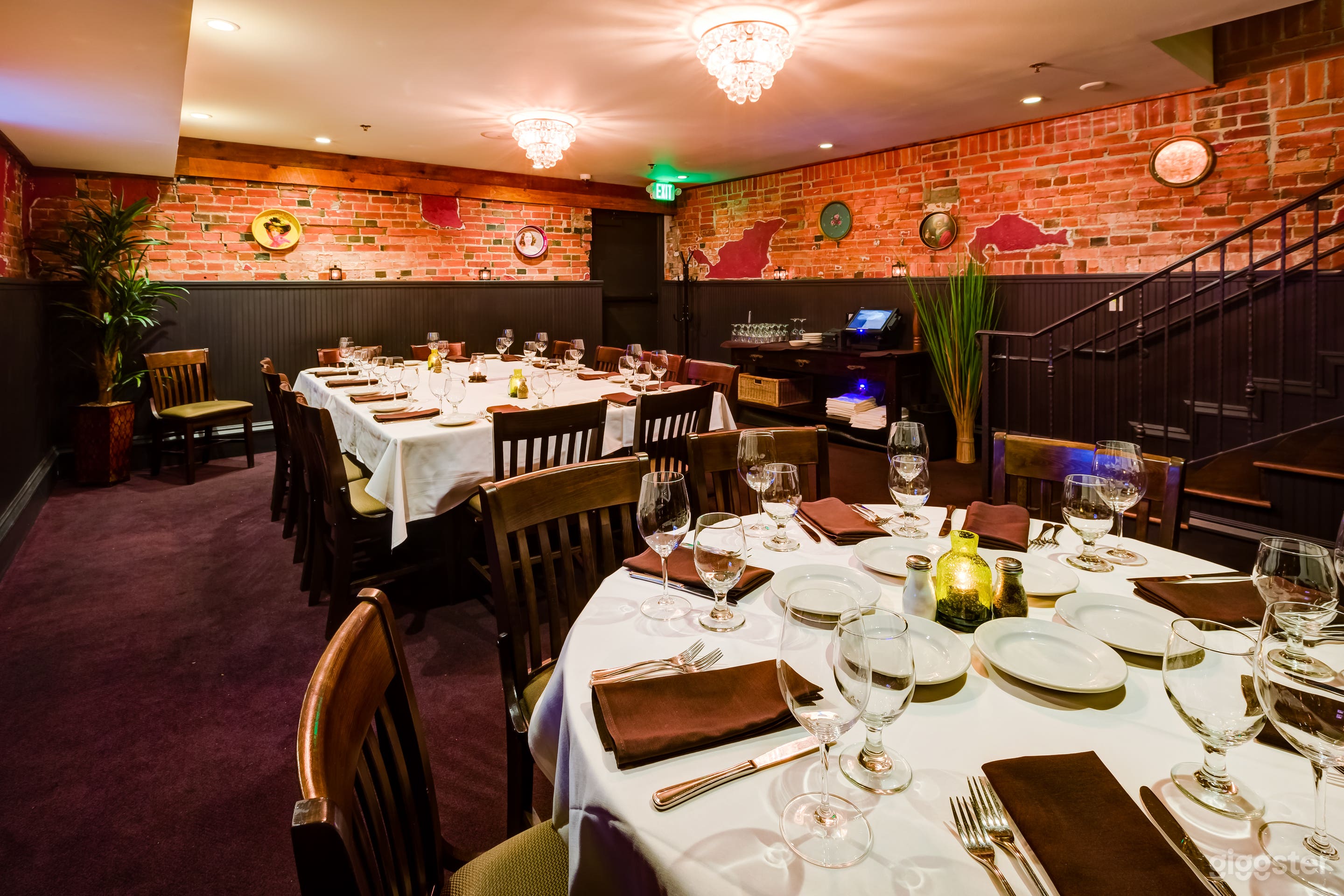 Historic Bar and Tavern in Louisville Photo 4