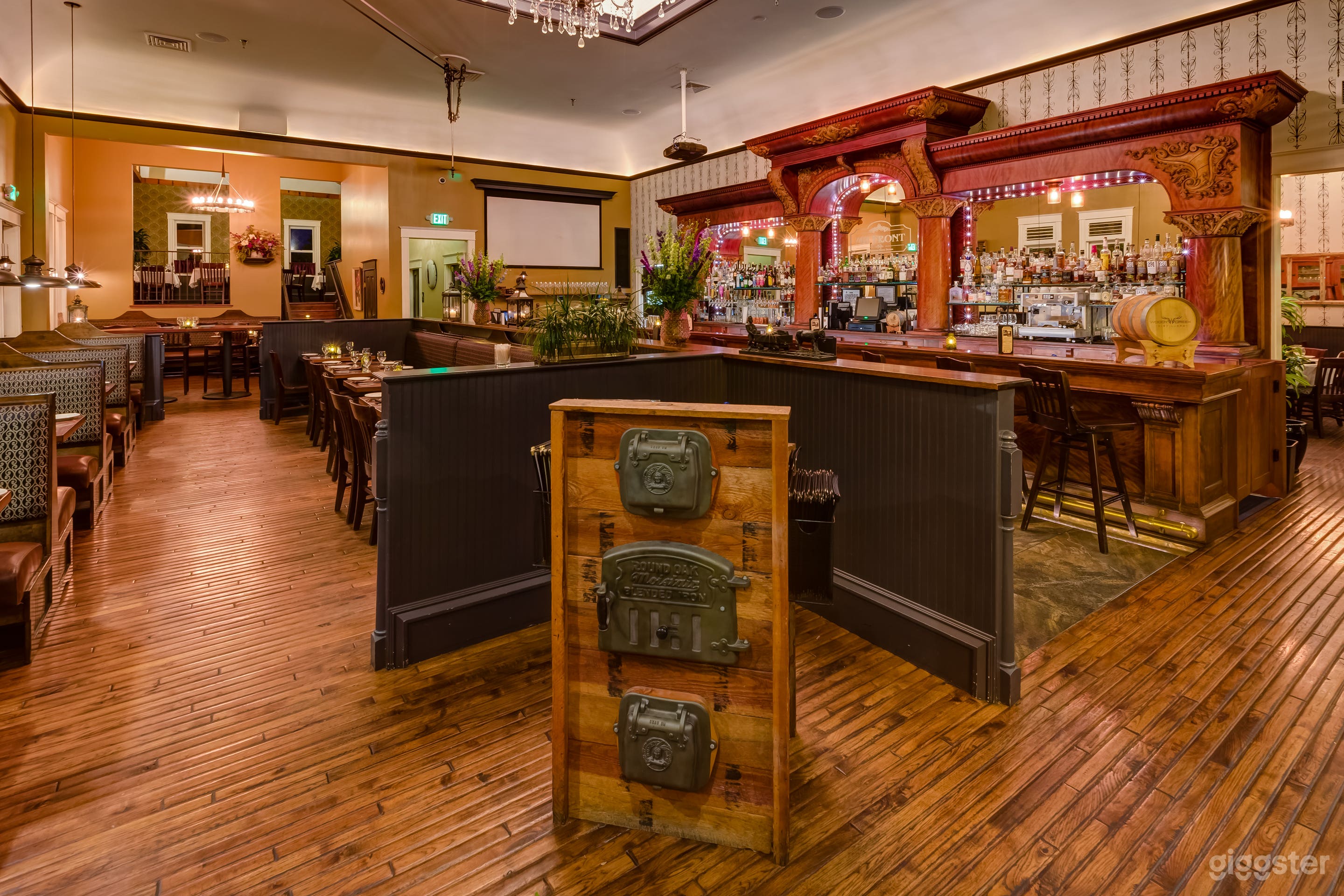 Historic Bar and Tavern in Louisville Photo 3