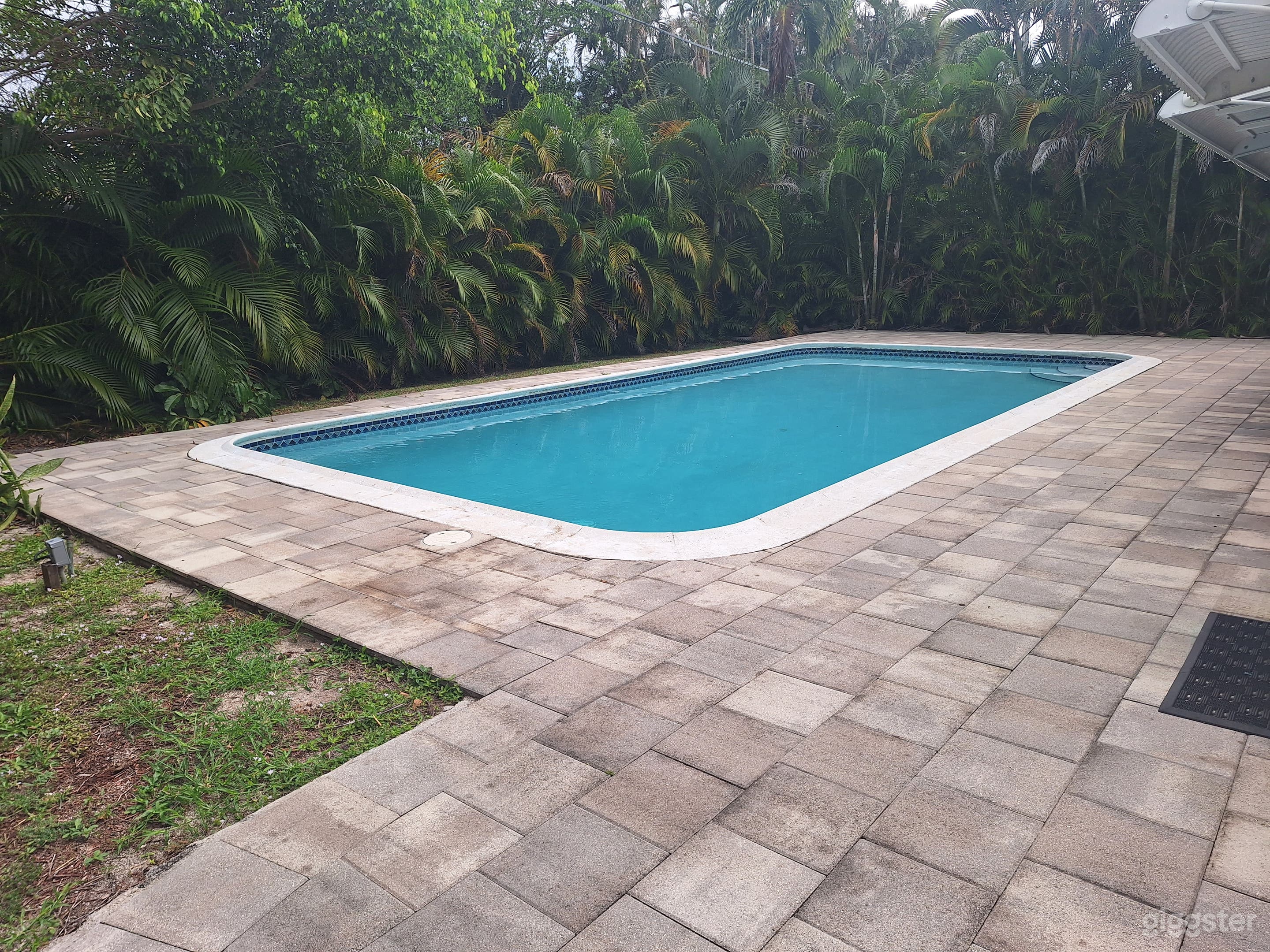 4/3 POOL Oasis East Side Oakland Park Gem!  Photo 4