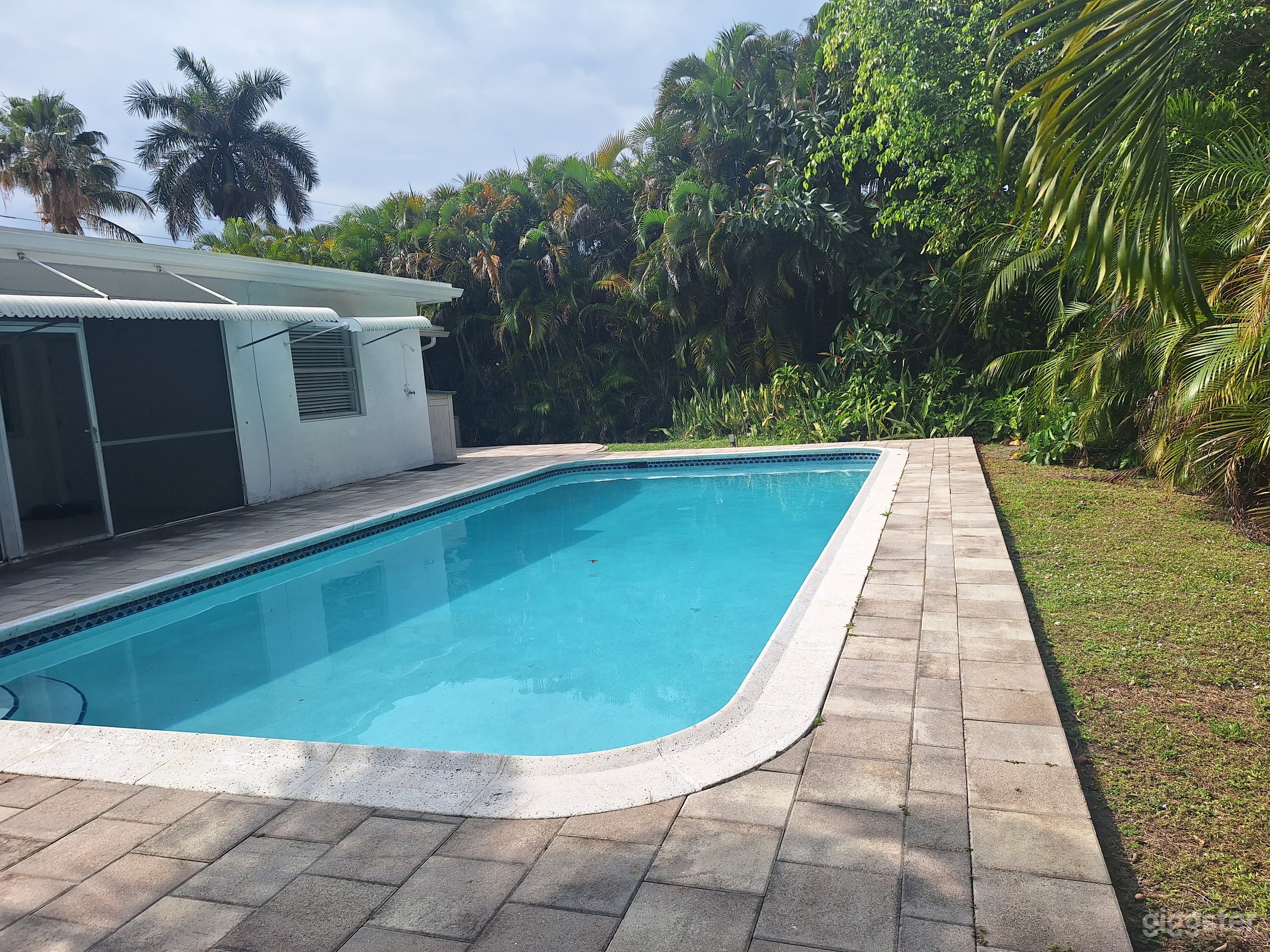 4/3 POOL Oasis East Side Oakland Park Gem!  Photo 3