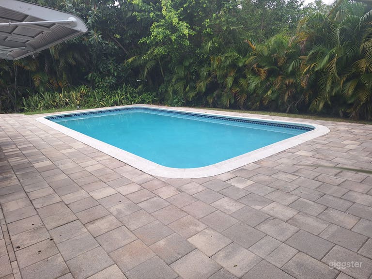  ¡Oasis con piscina 4/3 en East Side Oakland Park, joya! 