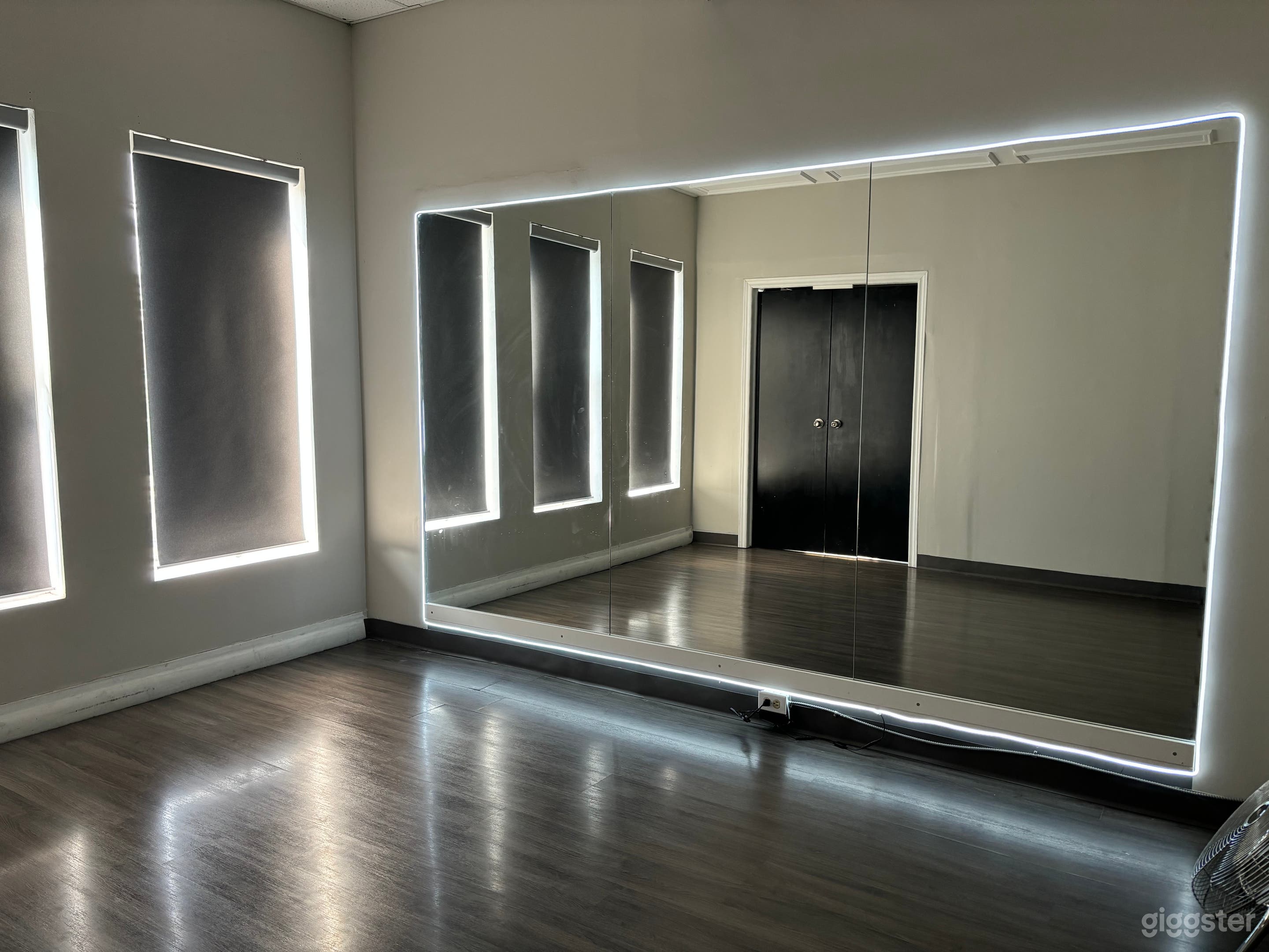 Multi-Room Rehearsal Studio with LED Mirror Photo 1