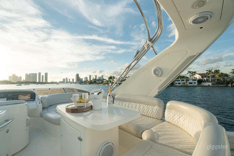  65' AZIMUT YACHT FLYBRIDGE 