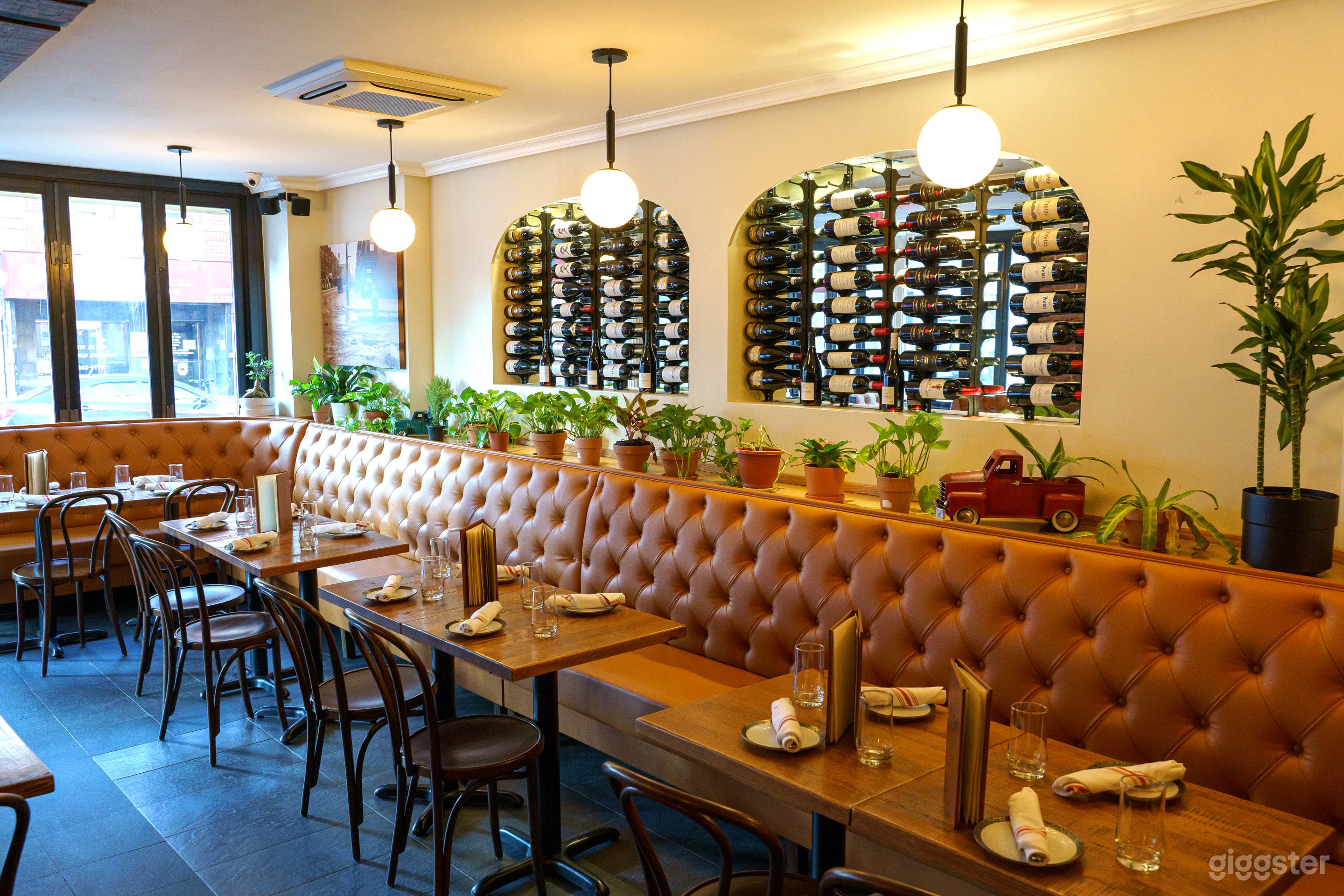 Discover the Vibrant Neighborhood of Carroll Garde Photo 1