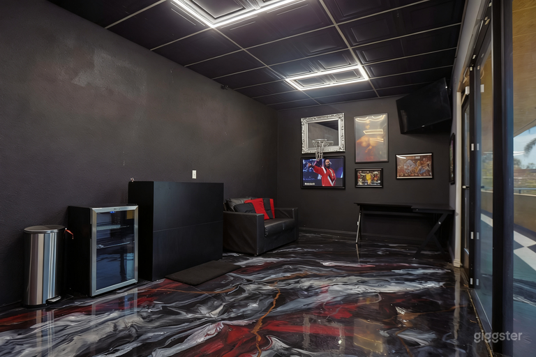  Espace Lounge Ouvert au Deuxième Étage 