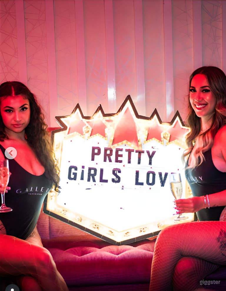  Exclusive VIP Room 2 