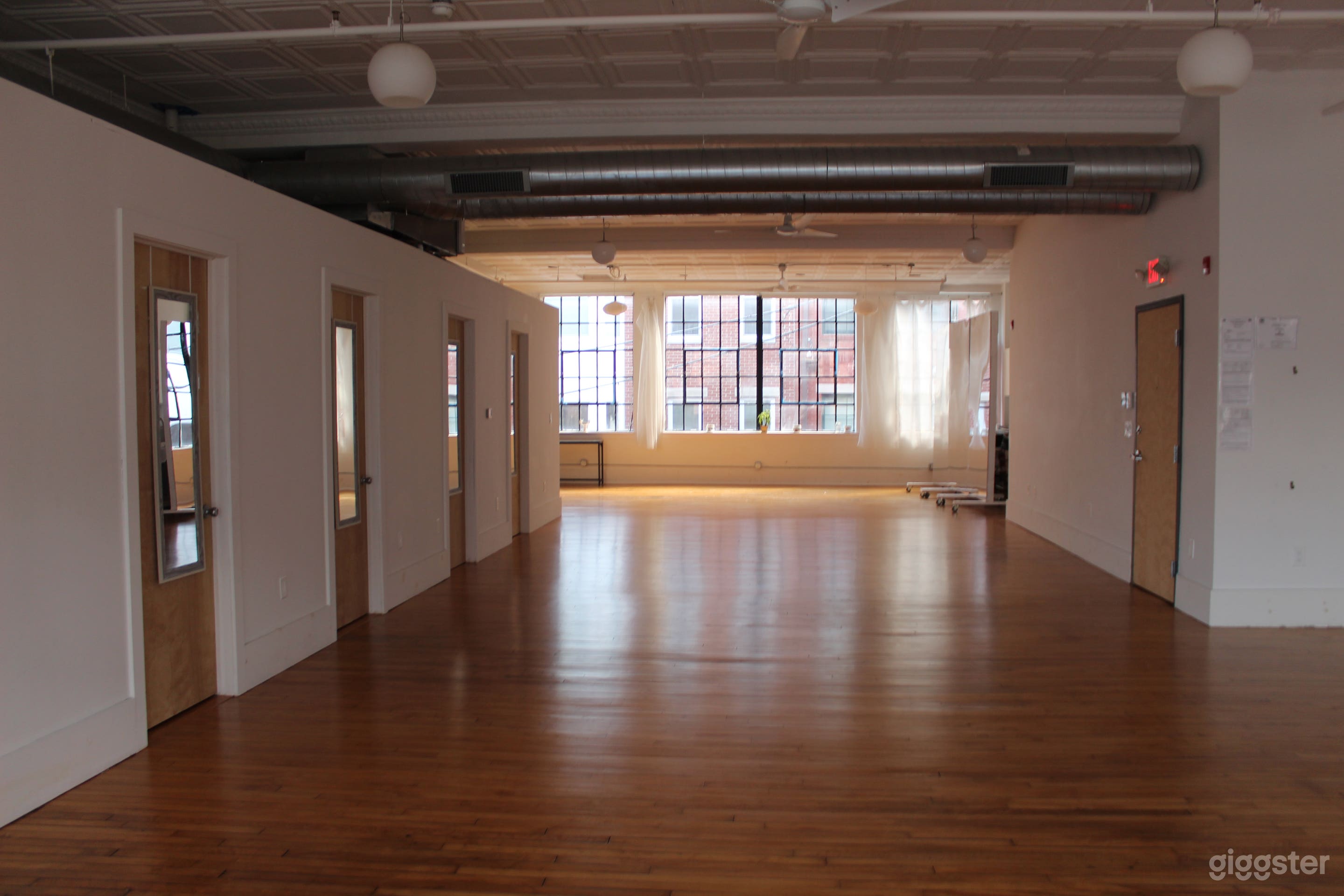 back view of this 2,000-square-foot space, extending from Fairmont Avenue to Melon Street, is  designed to maximize functionality and flow. Upon entering from Melon street, visitors are welcomed into a bright environment and eye-catching window. 