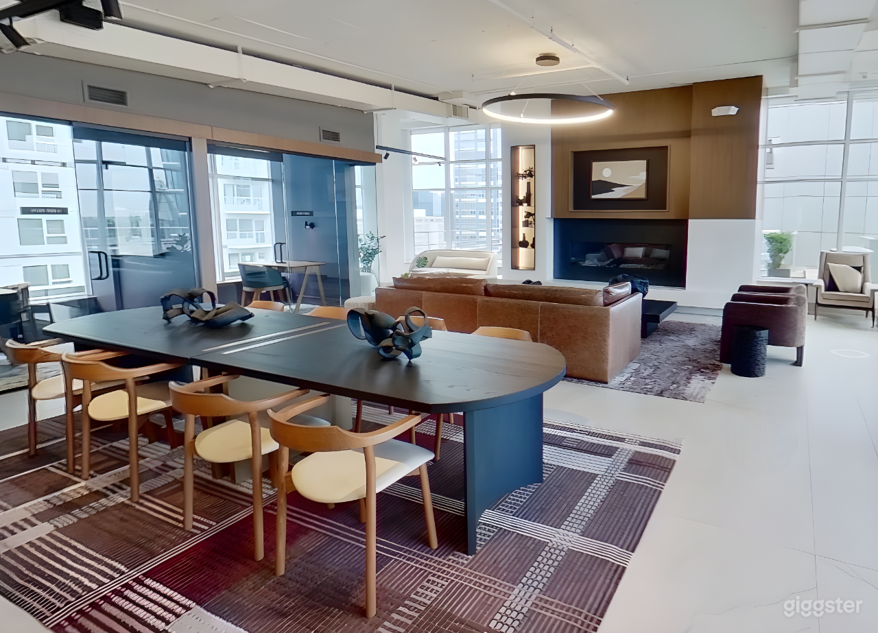 Sophisticated Lounge in Bellevue Photo 4