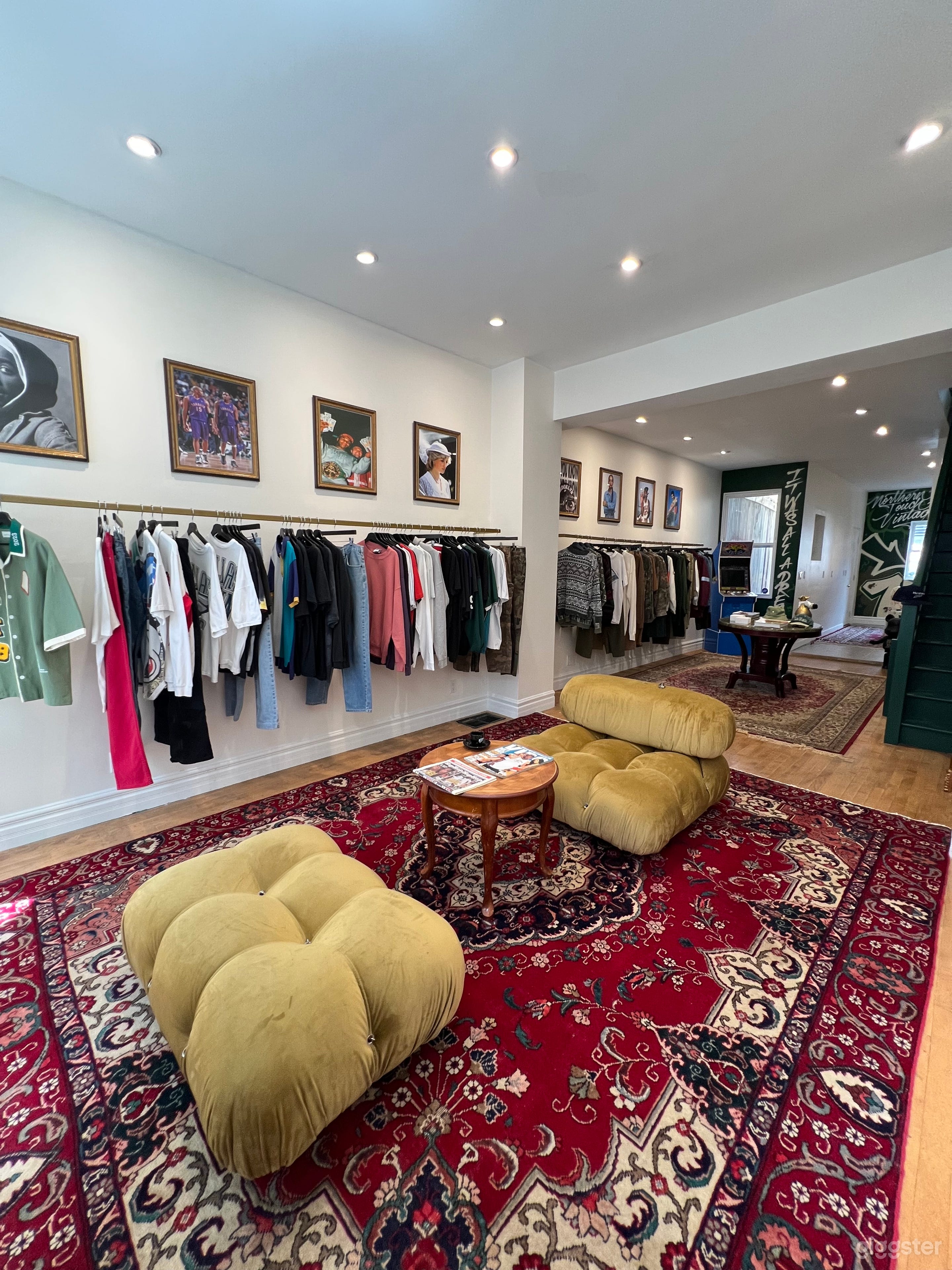 Luxury high end boutique King West Area Photo 1