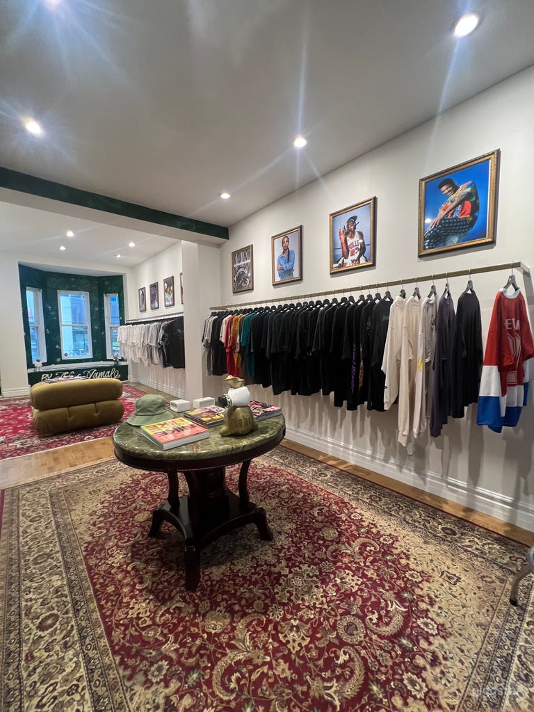  Luxury high end boutique King West Area 