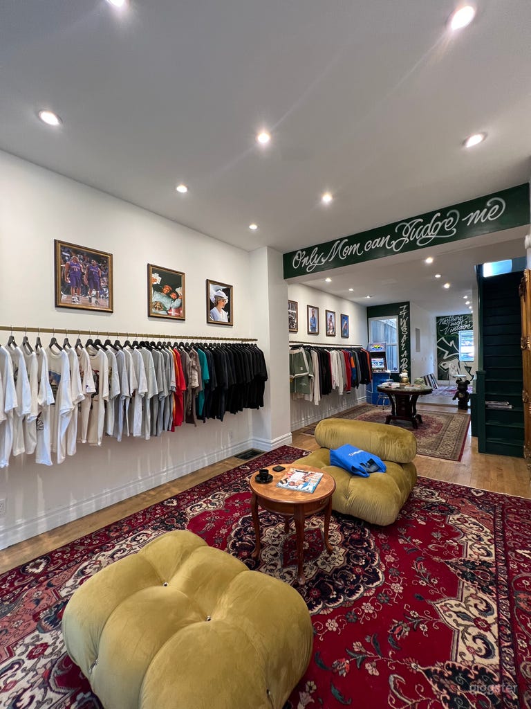  Luxury high end boutique King West Area 