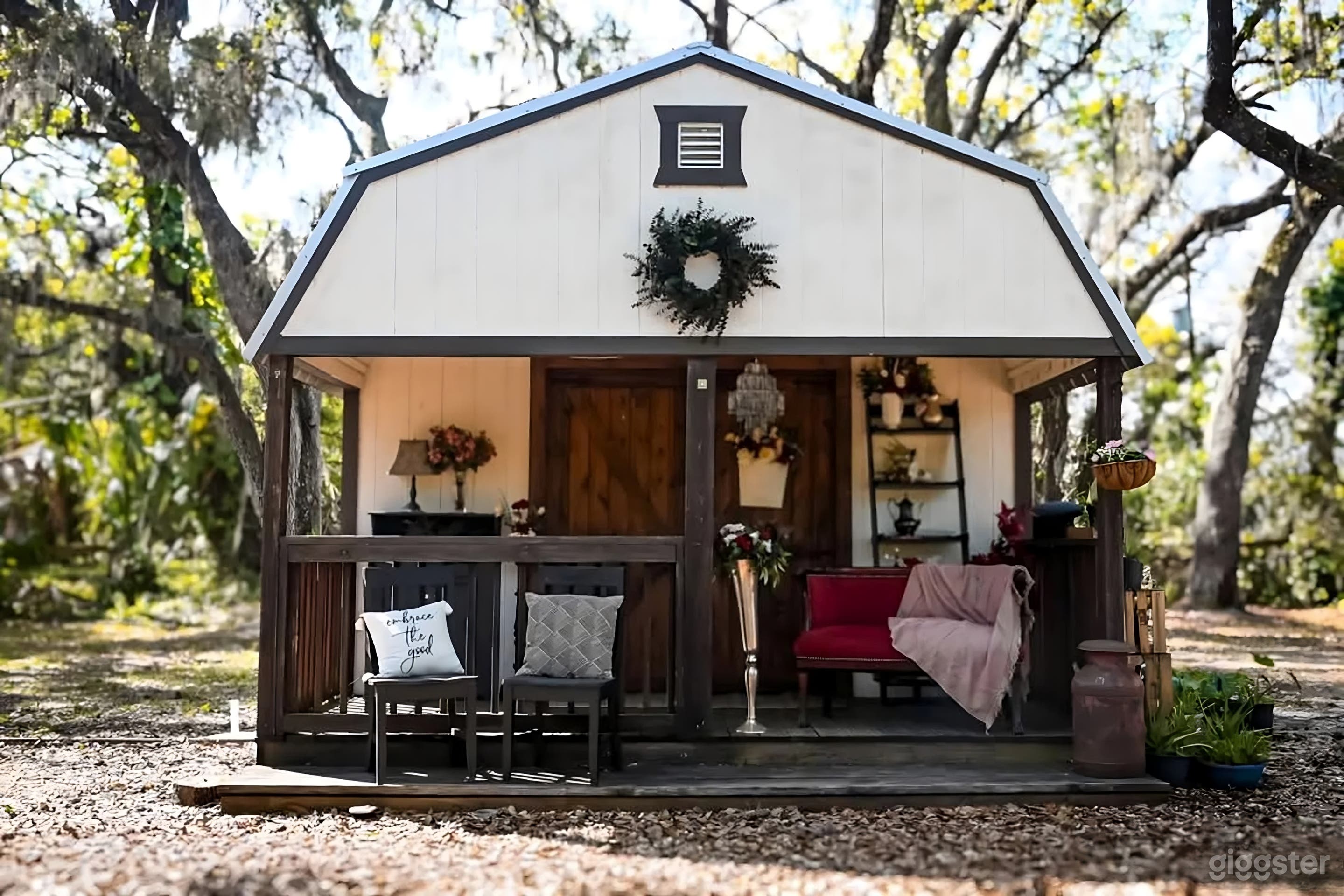 Vintage Indoor Studio  Photo 3