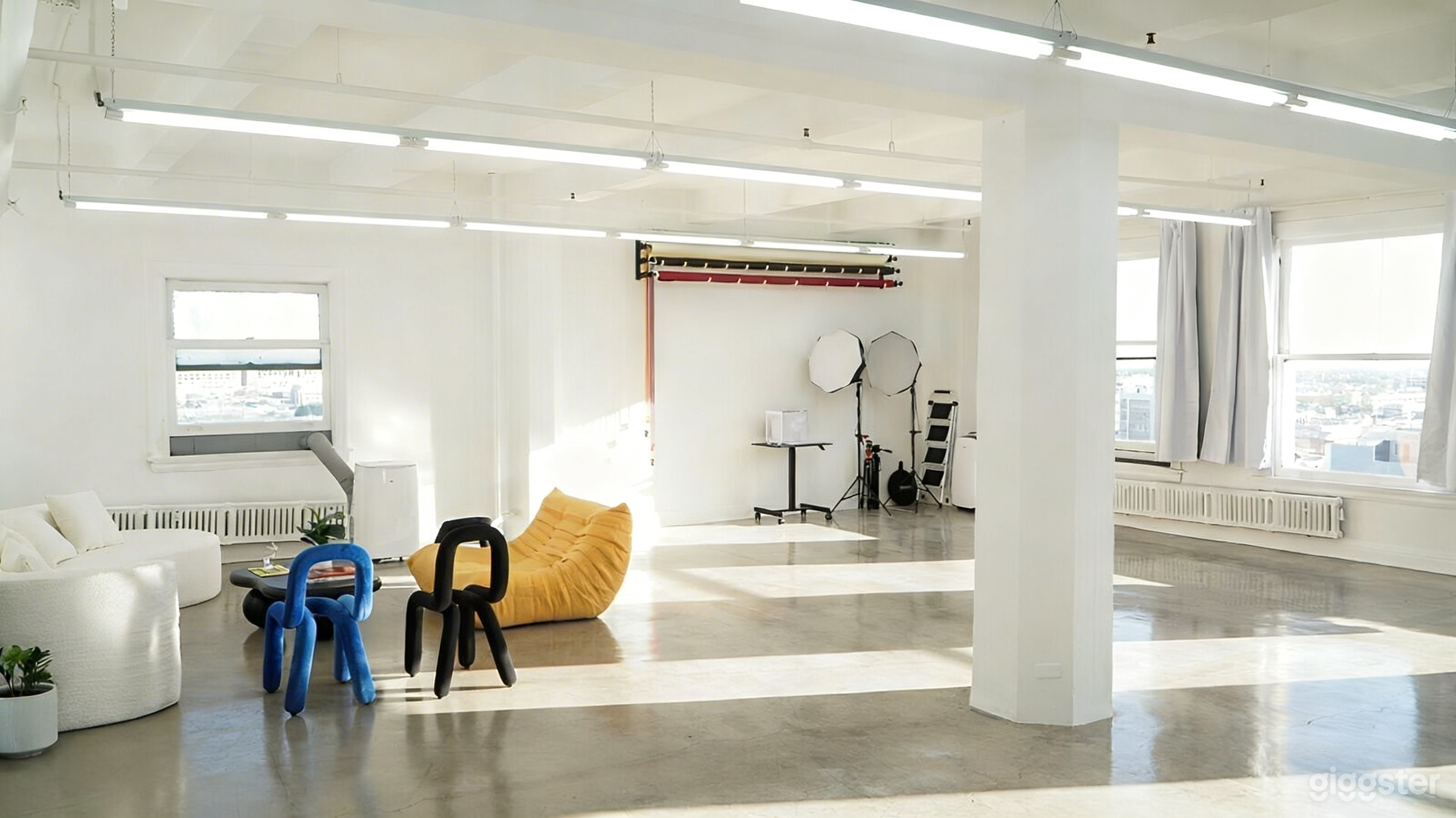 DTLA Loft Multi-Use Photo, Podcast & Content Studio Photo 1