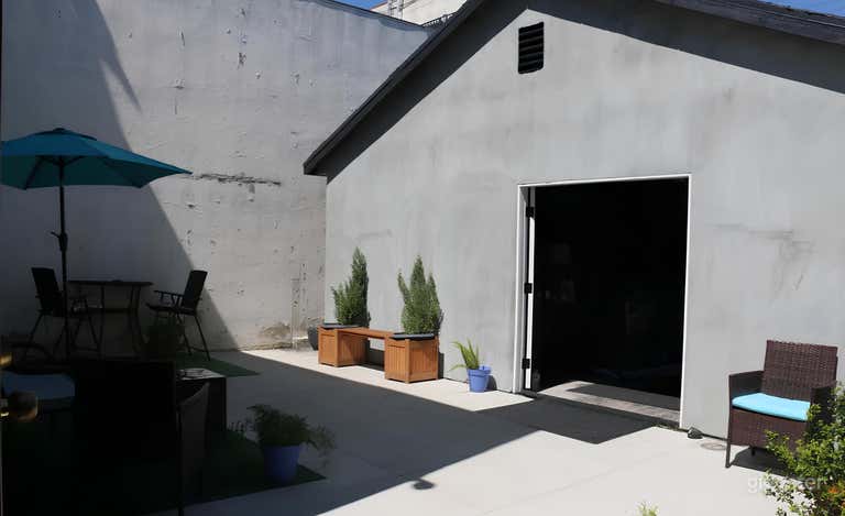  Private Courtyard 