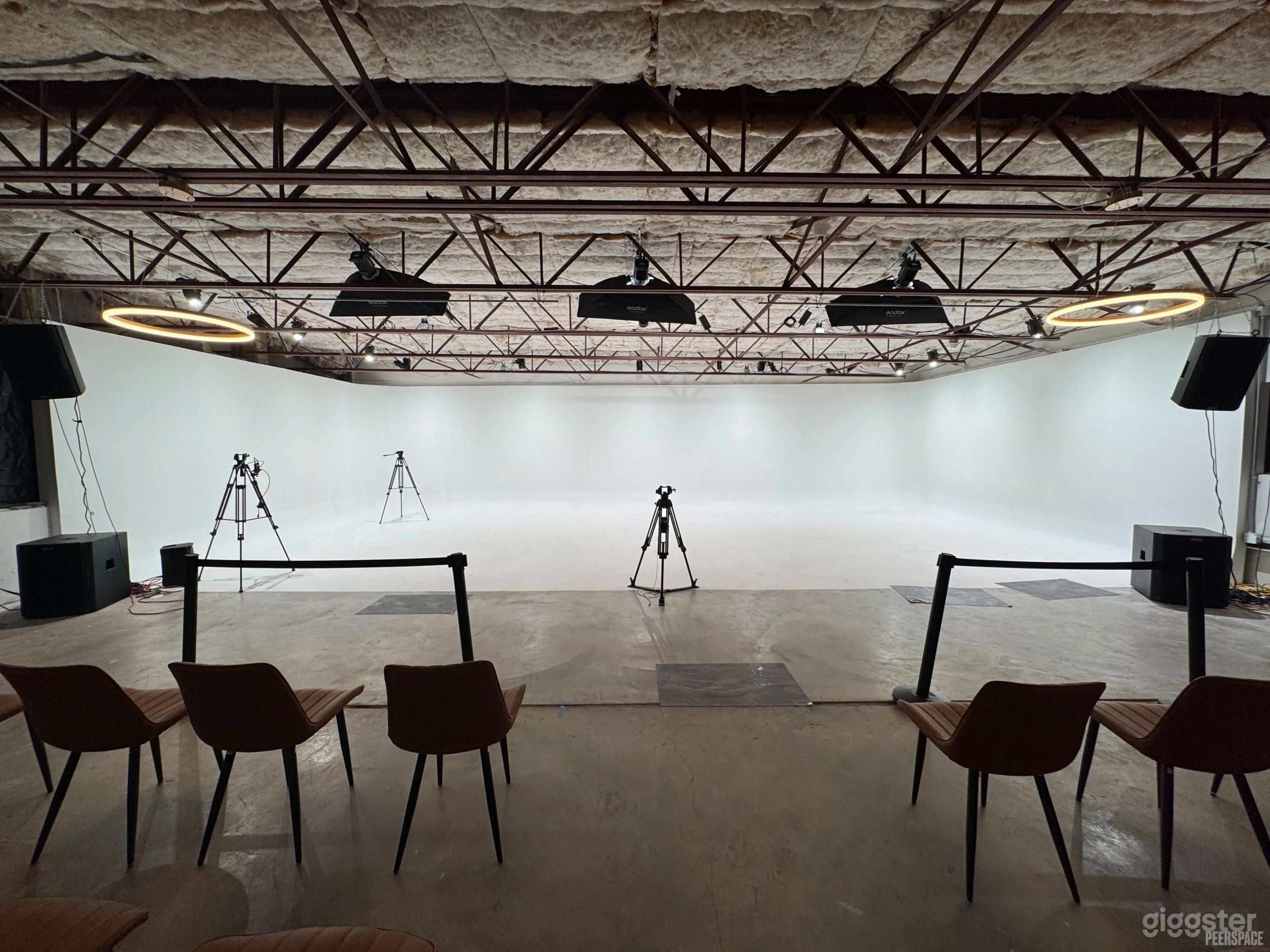 Large Infinity Wall Production Studio with Event Space Photo 1