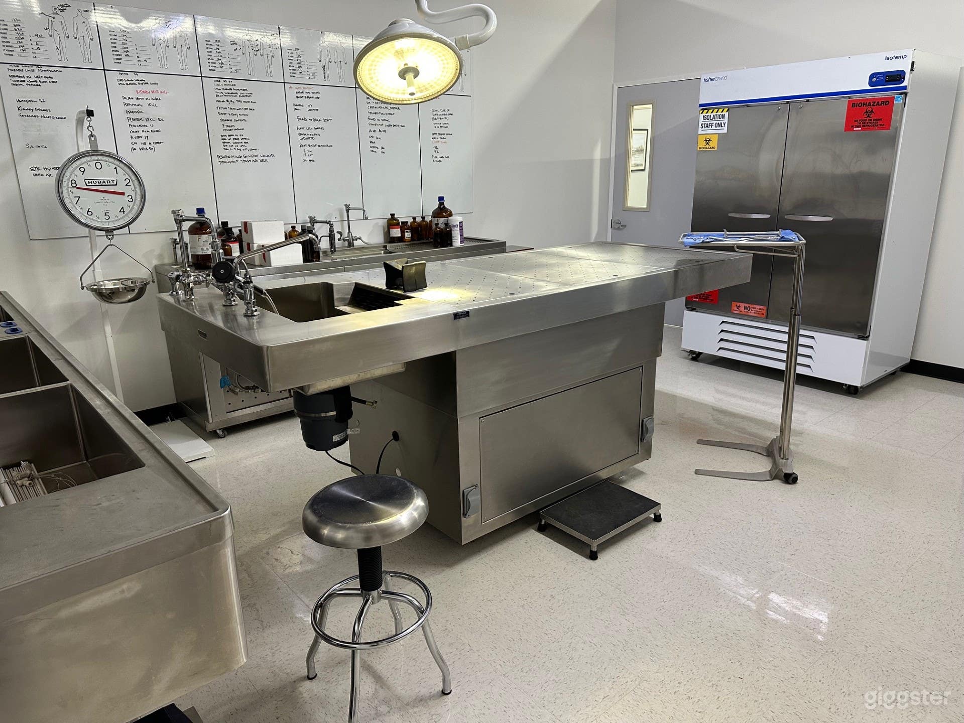 Morgue standing set dressed Photo 3