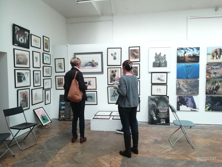  The large, white-walled Gallery Space is flooded with natural light from the stunning overhead windows. The space is comprised of two spaces, the main gallery and a smaller room, which can be used as an extension of the gallery or a back of house area. 