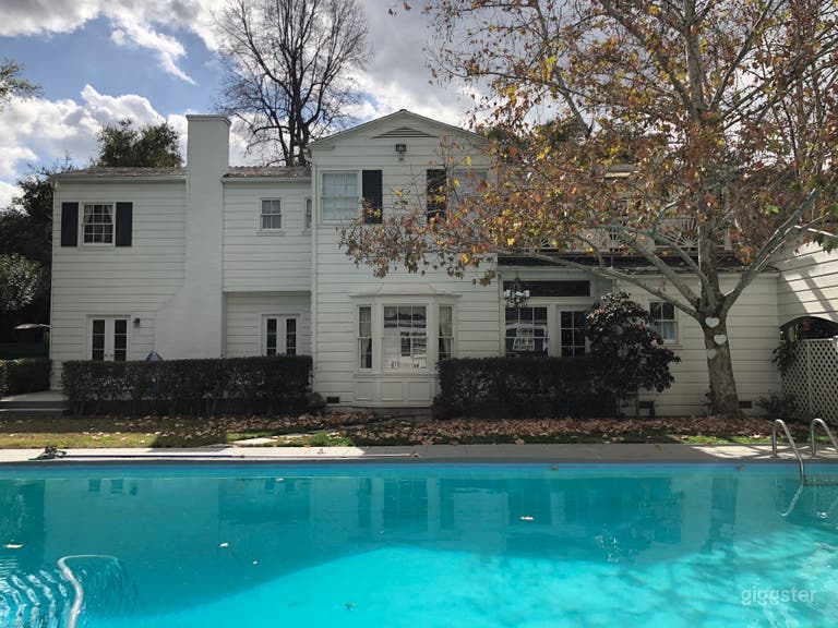  Large secluded home with beautiful grounds 