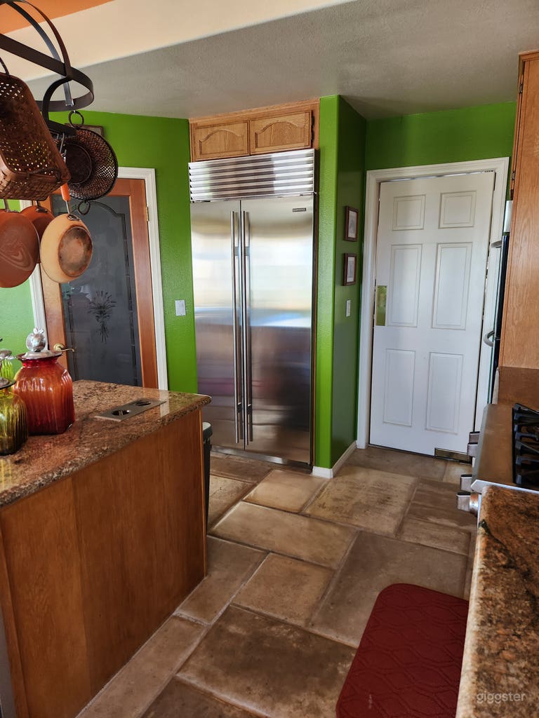  Kitchen and center island  