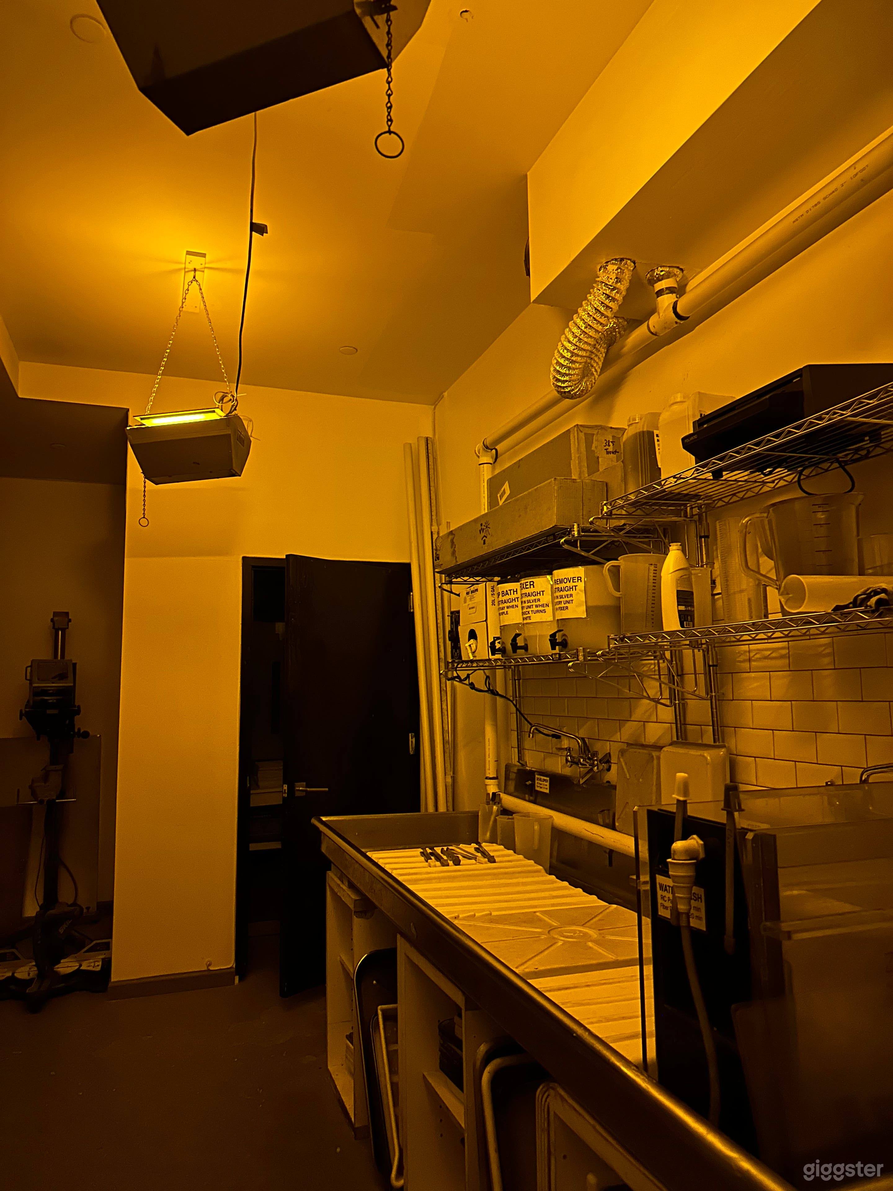 Authentic Analog Darkroom, Creative Studio & Gallery Space Photo 1