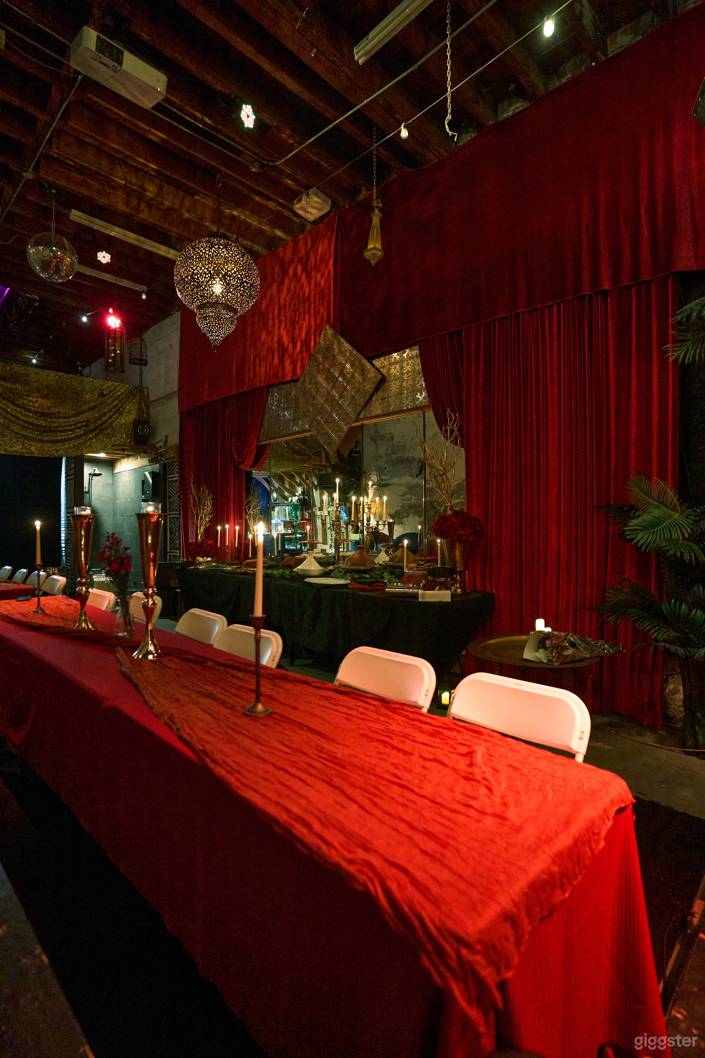 Distinctive Production Studio Photo 2