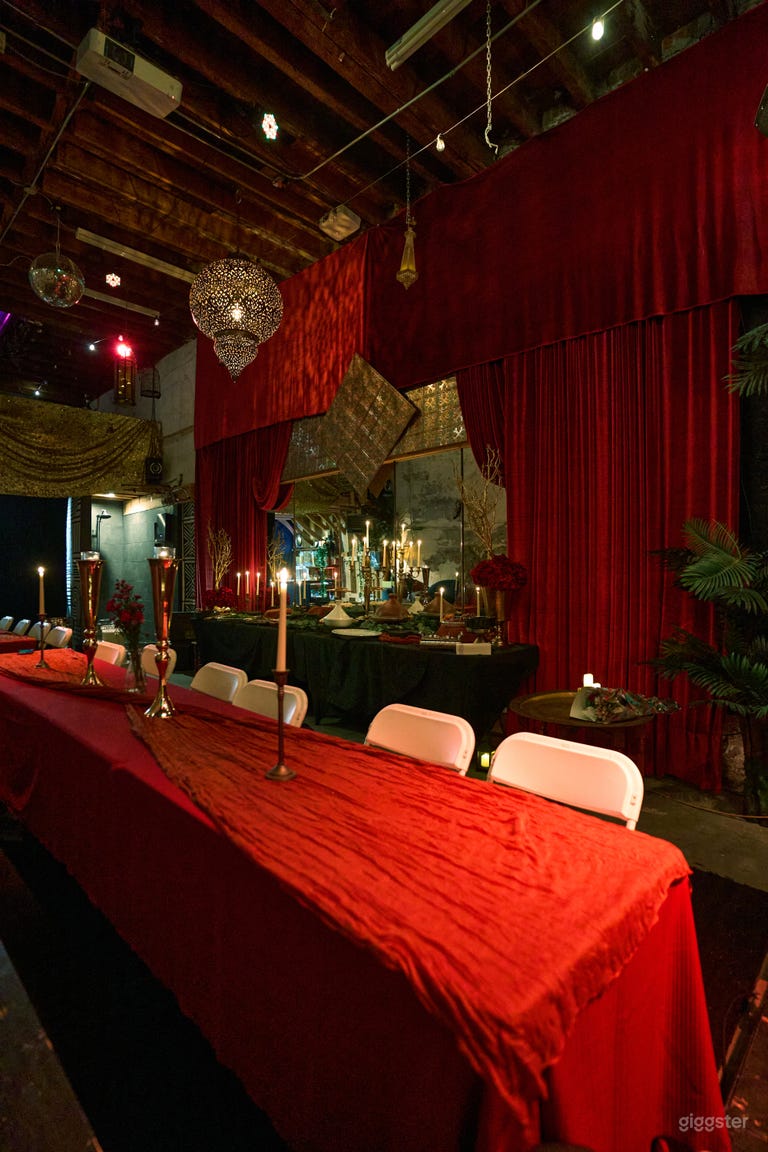  Distinctive Production Studio 