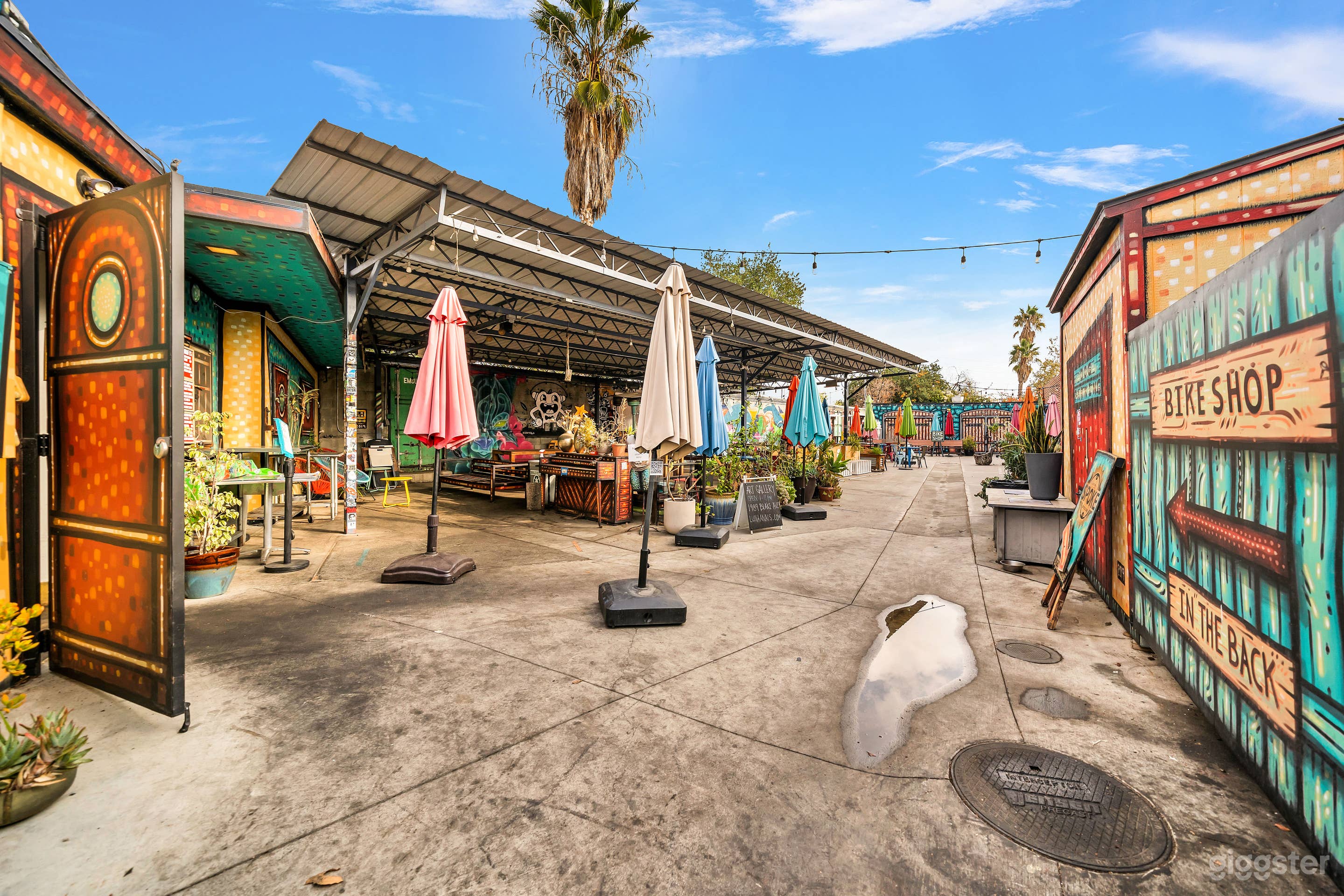 OUTDOOR CAFE EVENT SPACE WITH CITY VIEWS/ LA RIVER Photo 2