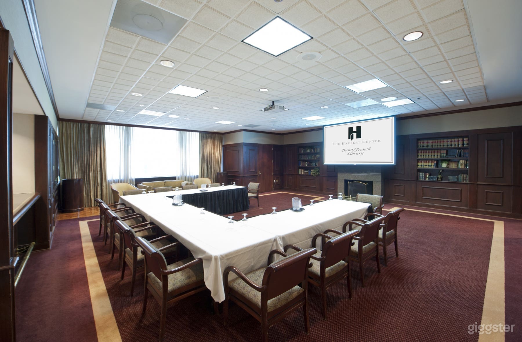 Beautiful Space for a Business Luncheon Photo 1