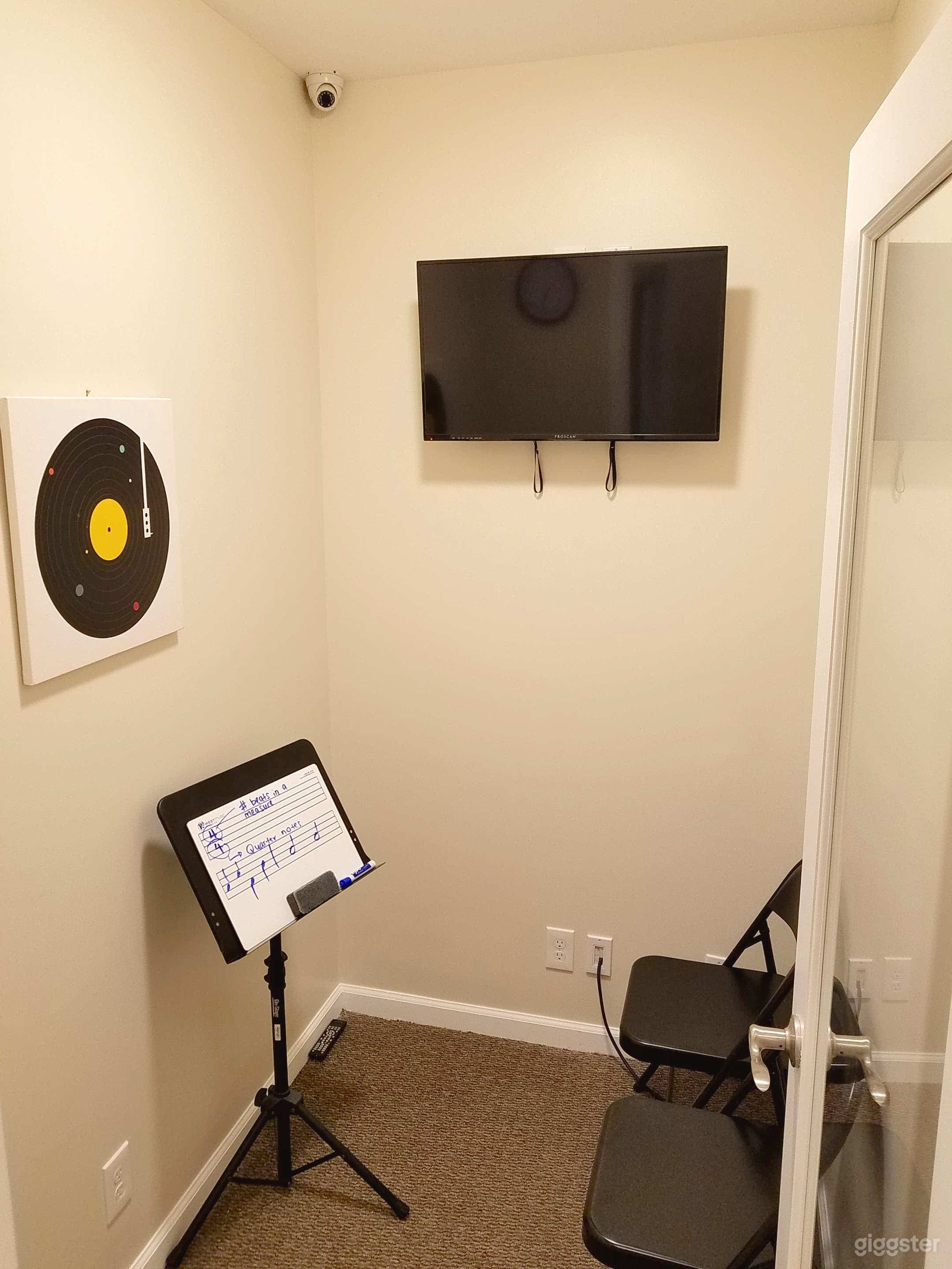 Intimate Rehearsal Room/Workspace (Studios 1-7) Photo 4