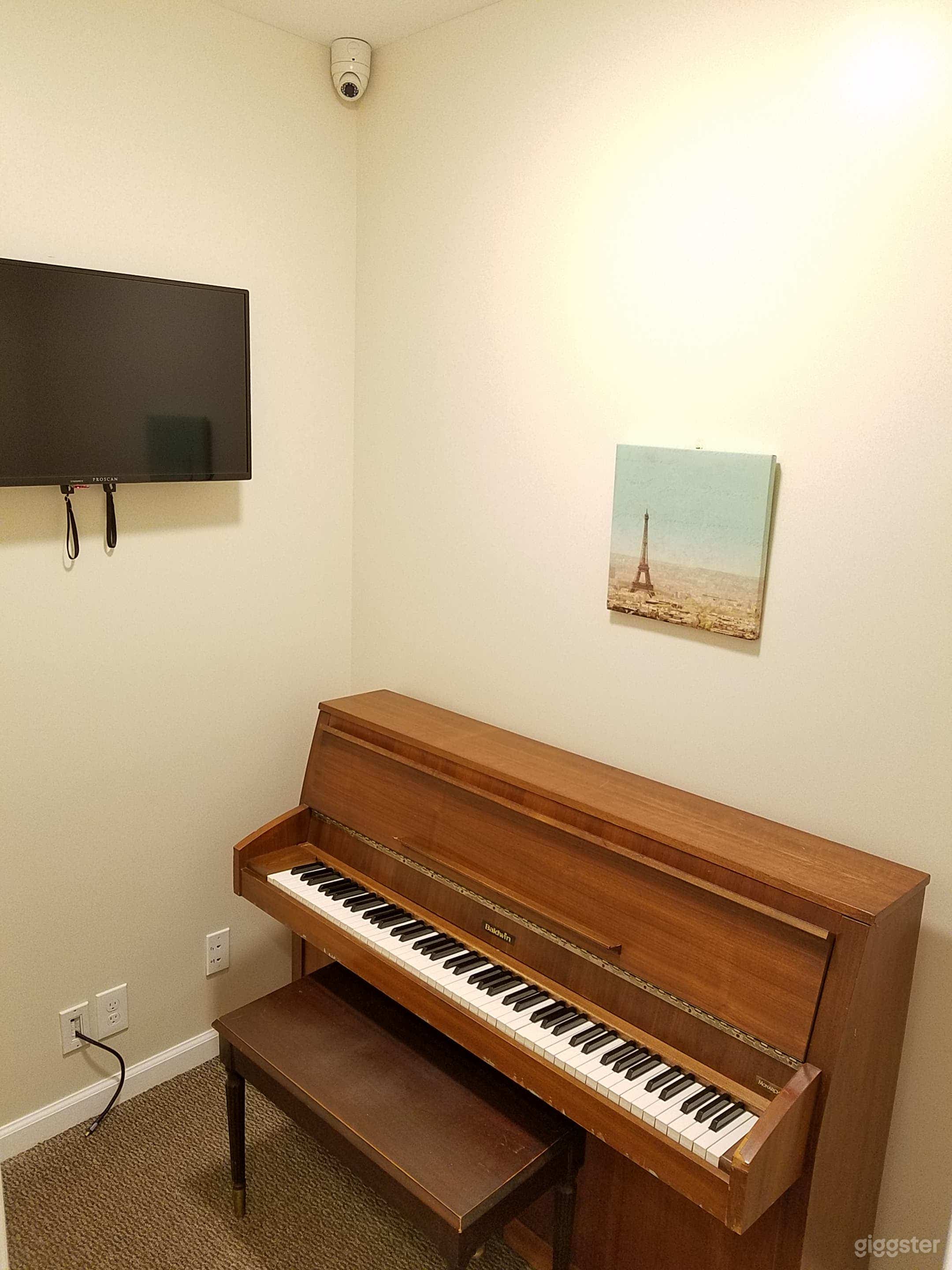 Intimate Rehearsal Room/Workspace (Studios 1-7) Photo 2