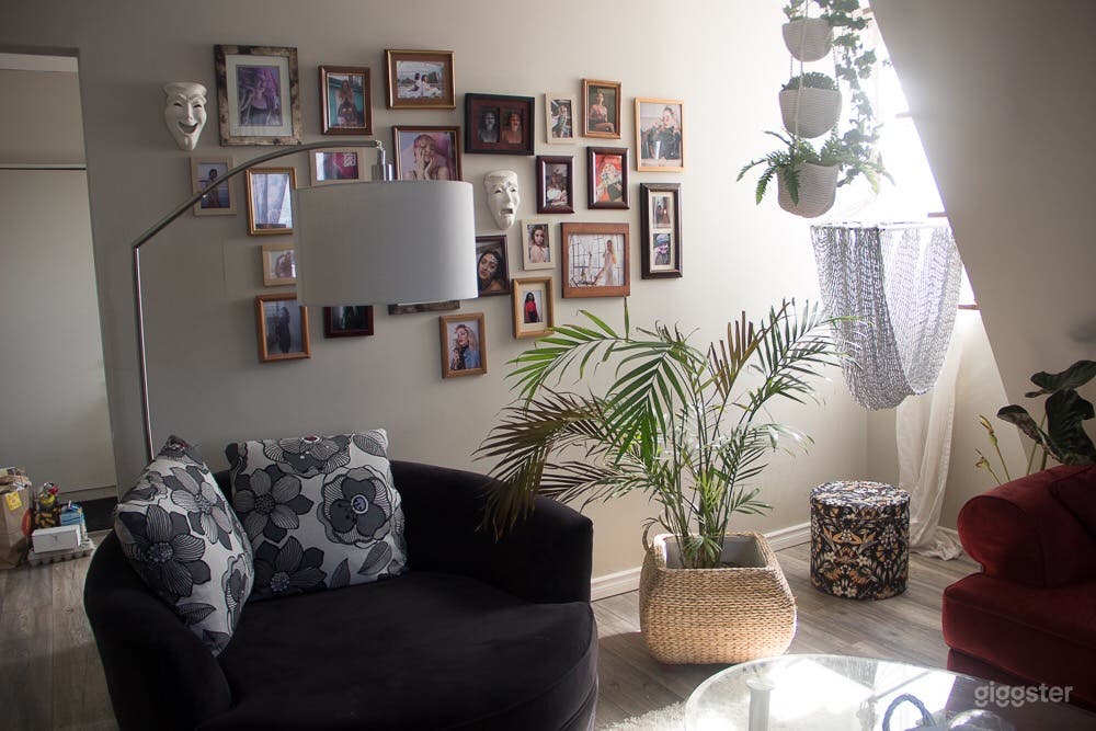 Unique Sunny Bohemian Jungle  Photo 1