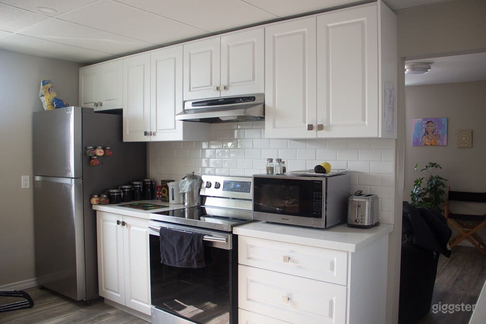 Unique Sunny Bohemian Jungle  Photo 4