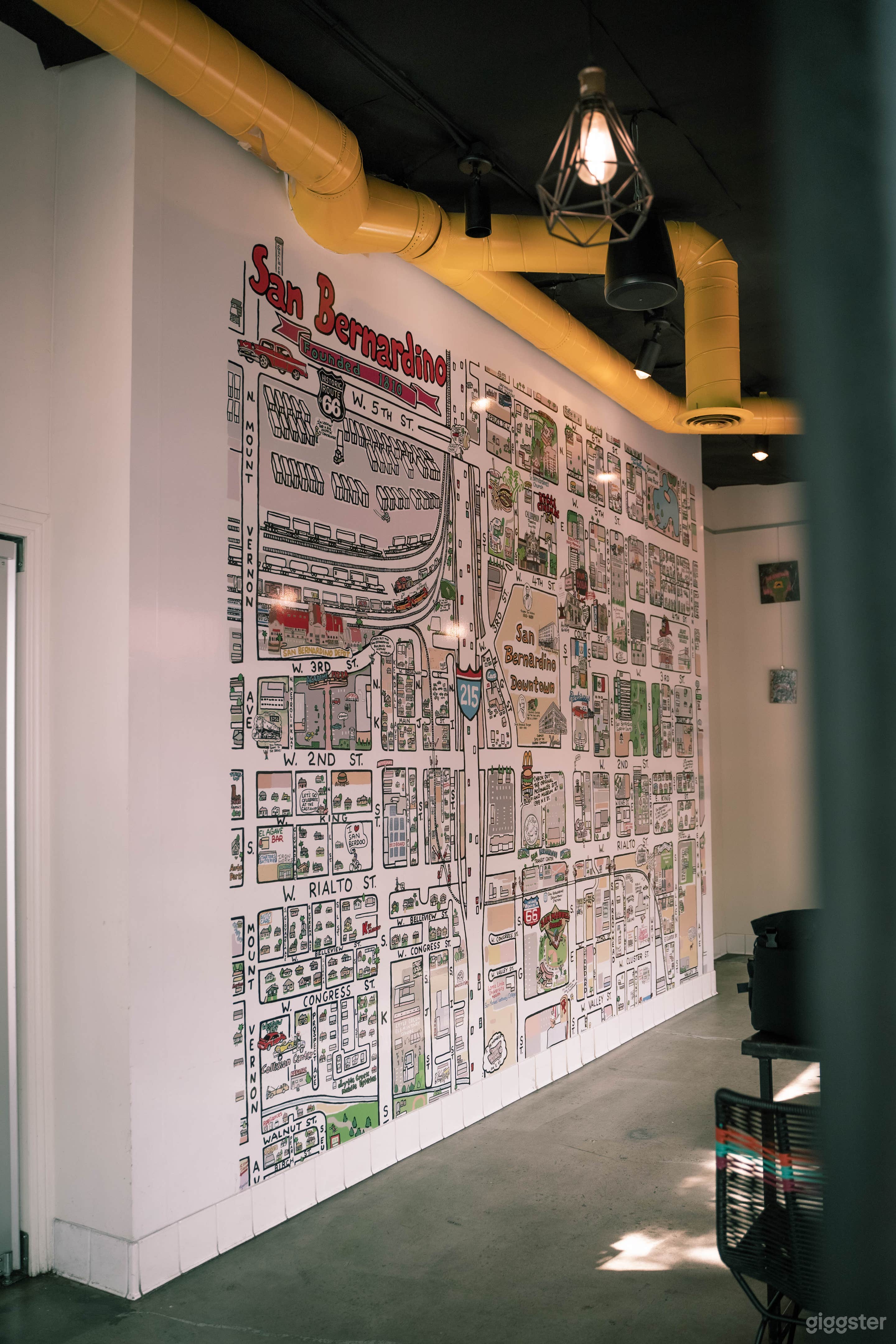 Fully functional boba tea and coffee shop  Photo 4