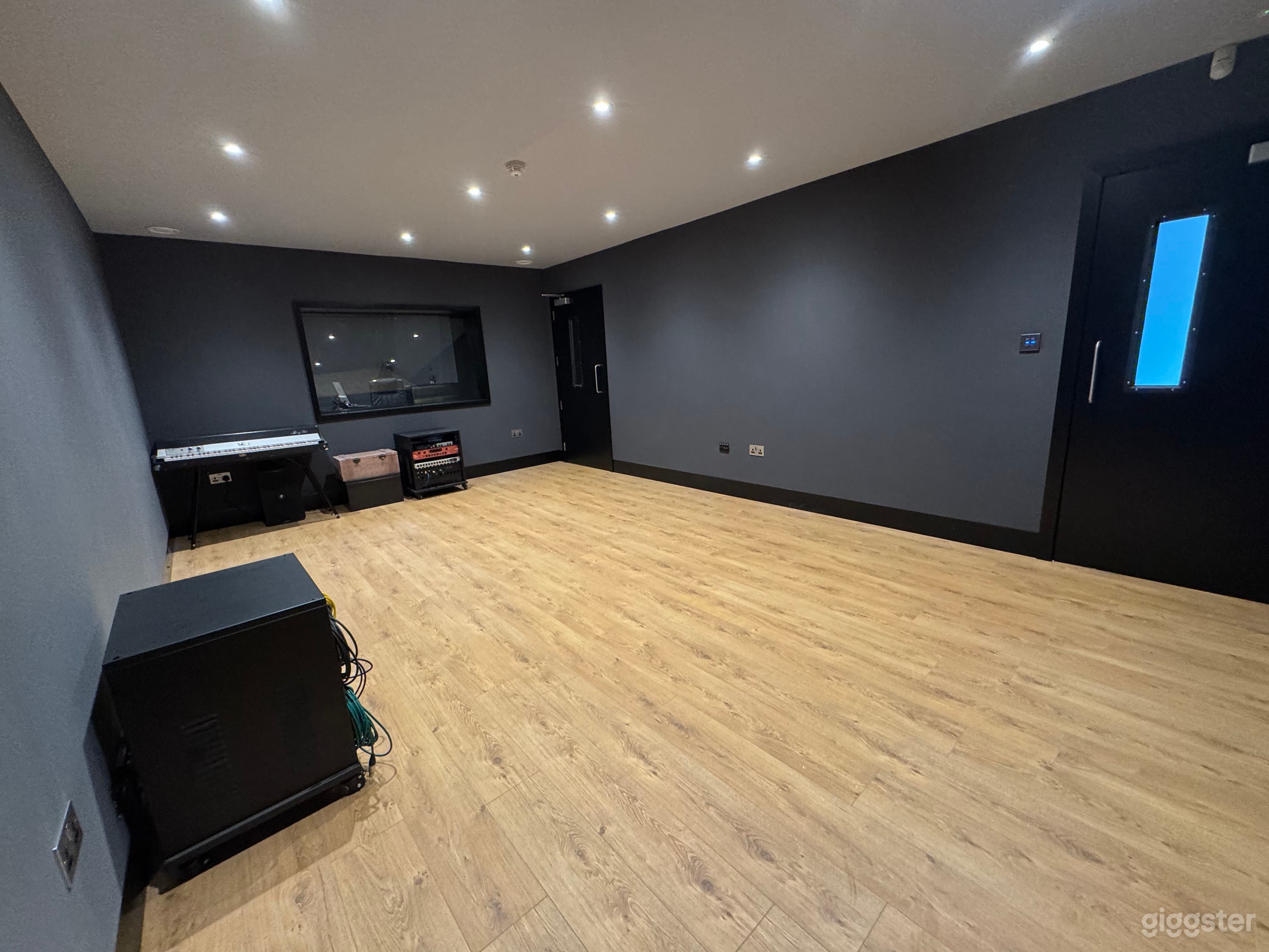 Recording studio / Immersive Audio / Podcast space Photo 3