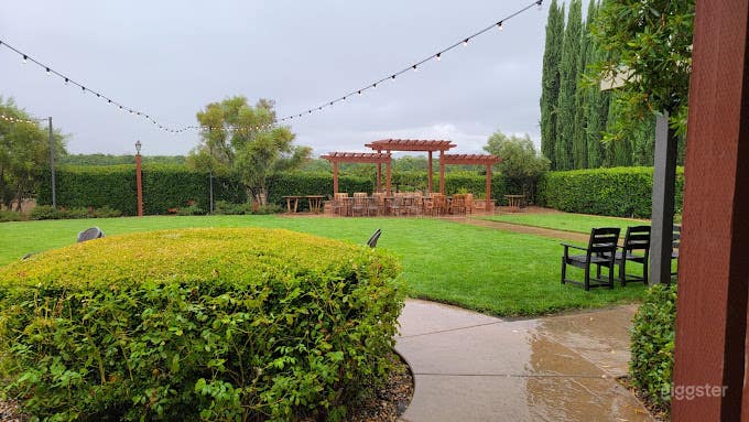 Enchanting Venue with Vineyard View Photo 2