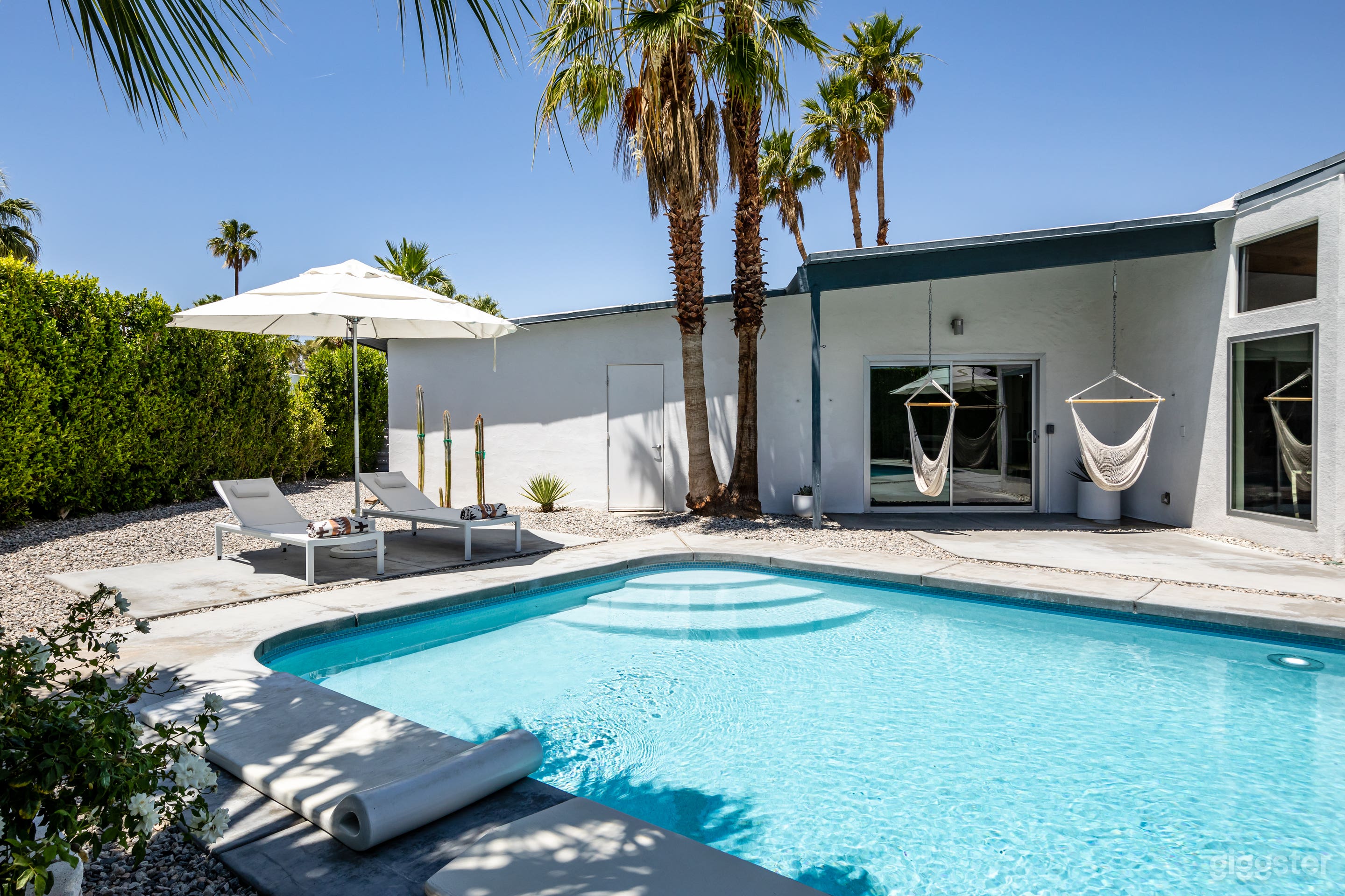 Miro Haus - Modern Alexander Oasis Photo 1