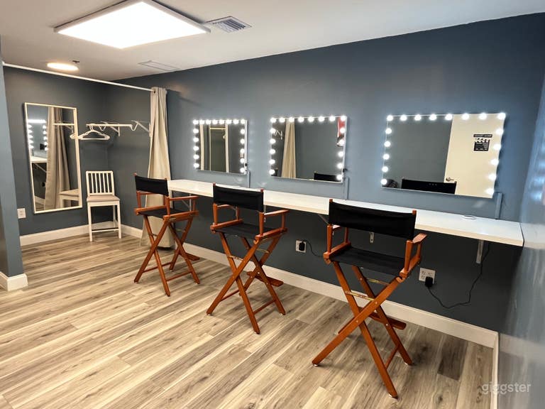  Sala de maquillaje / vestuario para sesiones fotográficas 