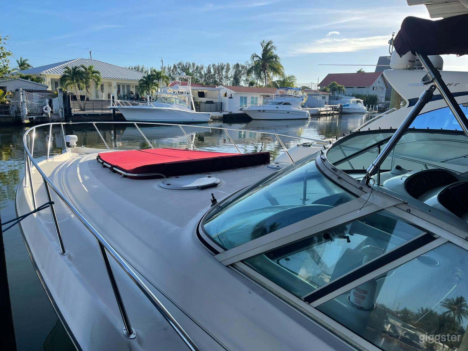 Modish 43FT MAXUM Oceanika Party Yacht Space Events Photo 4