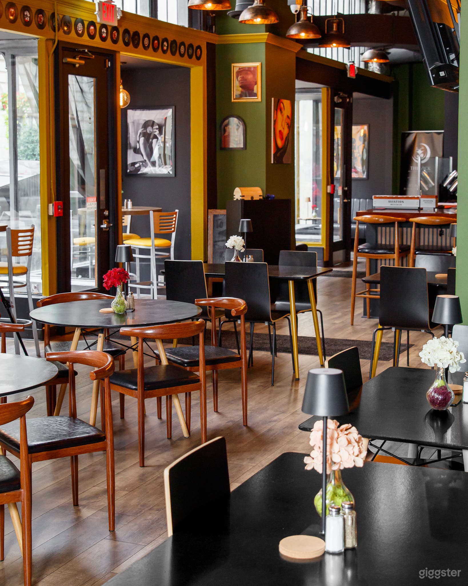 Southern Sophistication Meets Rustic Charm Photo 1