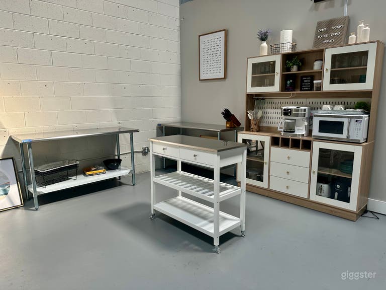  Upper Westside Loft Event Space w/ Skylights 