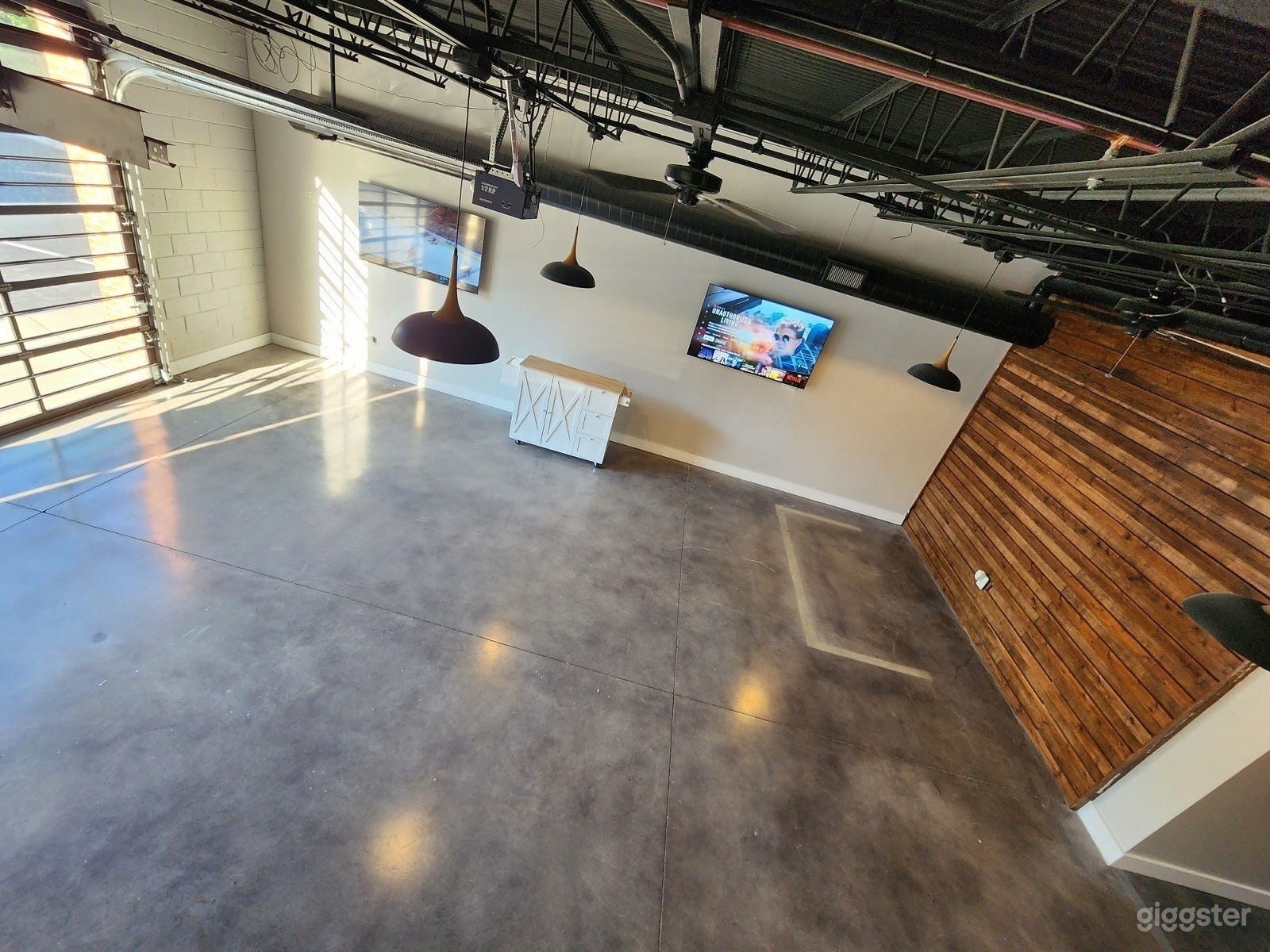 Upper Westside Loft Event Space w/ Skylights Photo 2