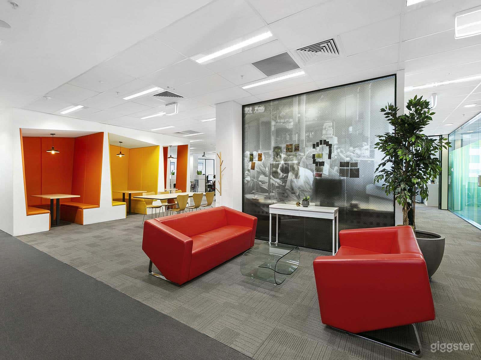 3-Person Meeting Room Photo 2