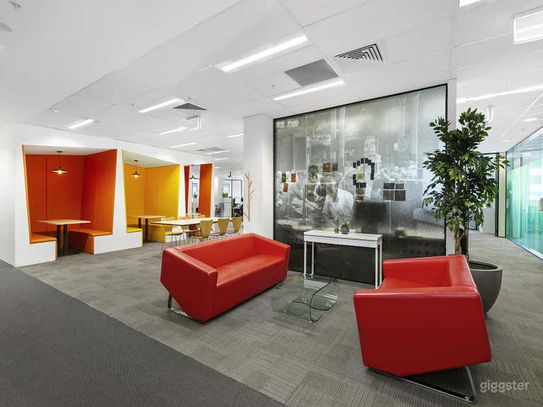  3-Person Meeting Room 