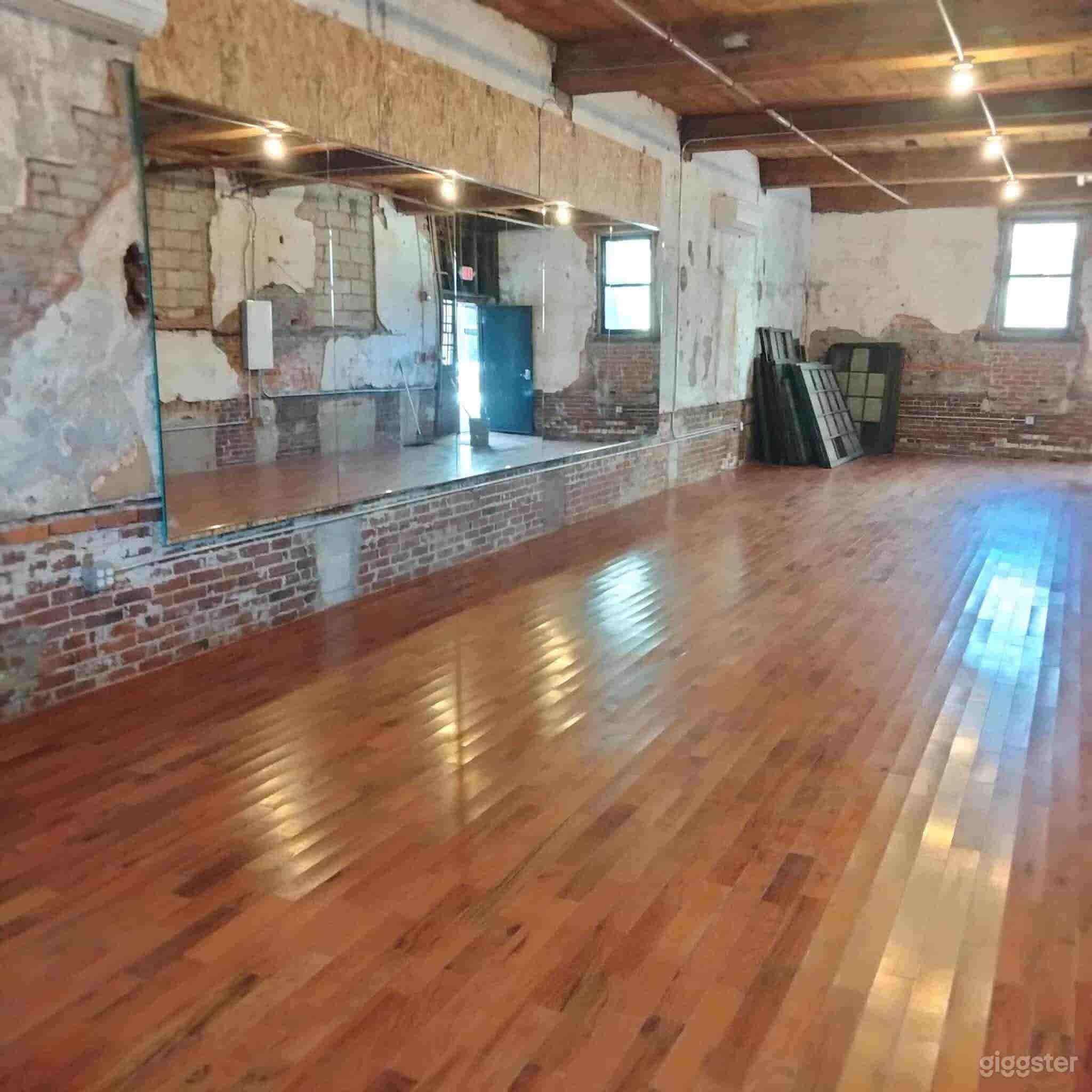 Industrial-Style Dance Room Photo 3