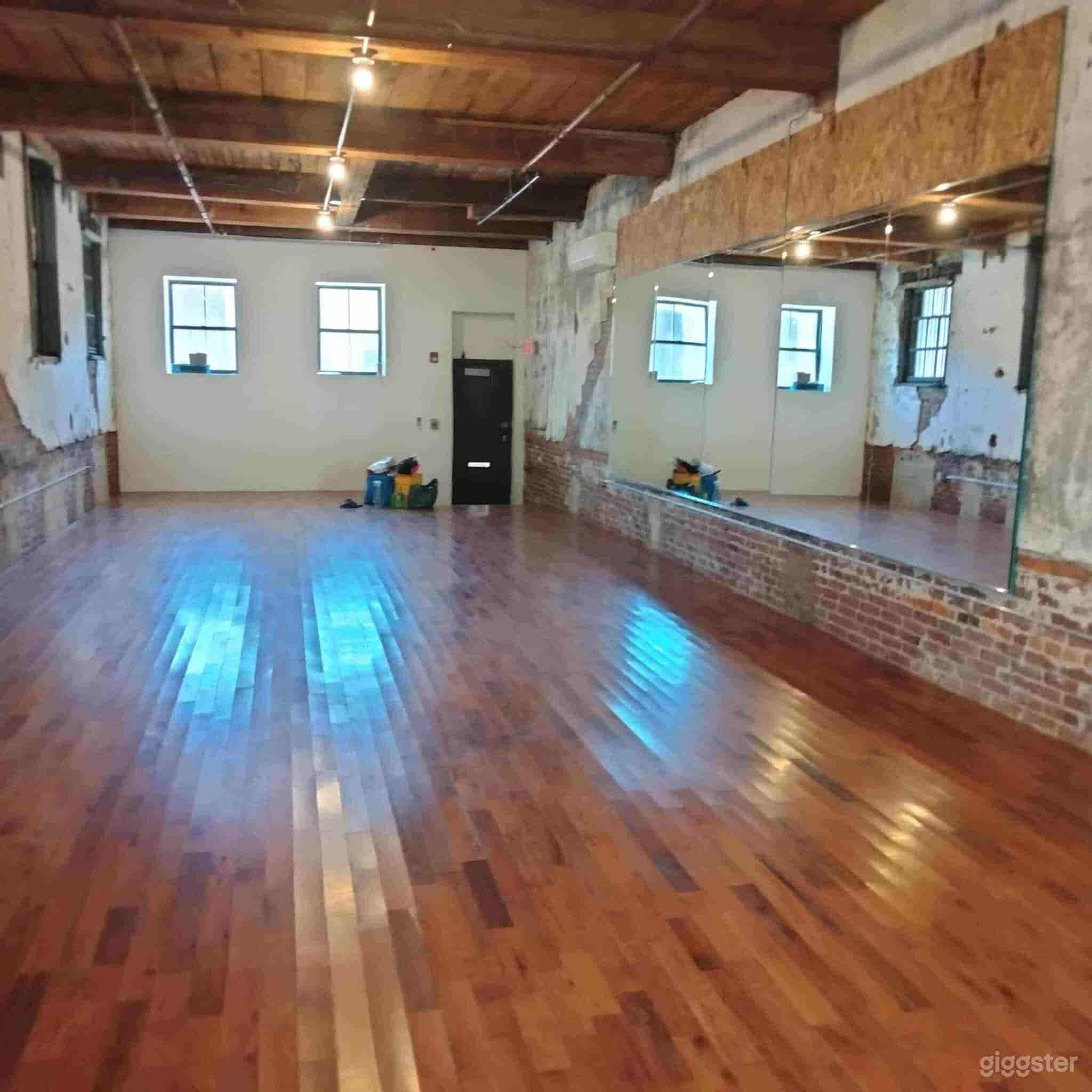 Industrial-Style Dance Room Photo 4
