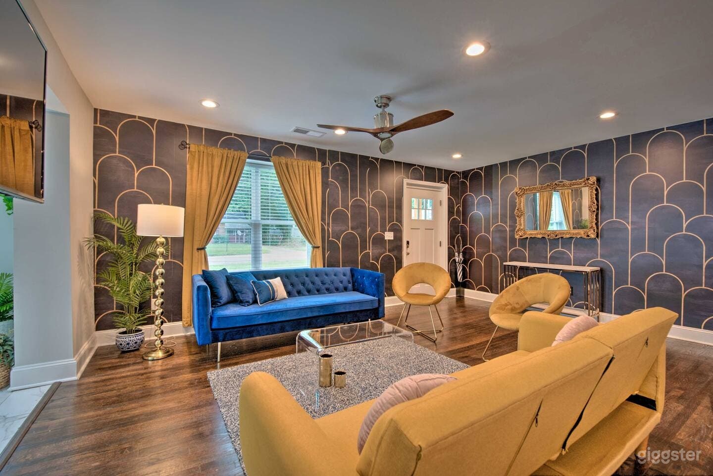 70's Vintage Hollywood-Glam Living room 