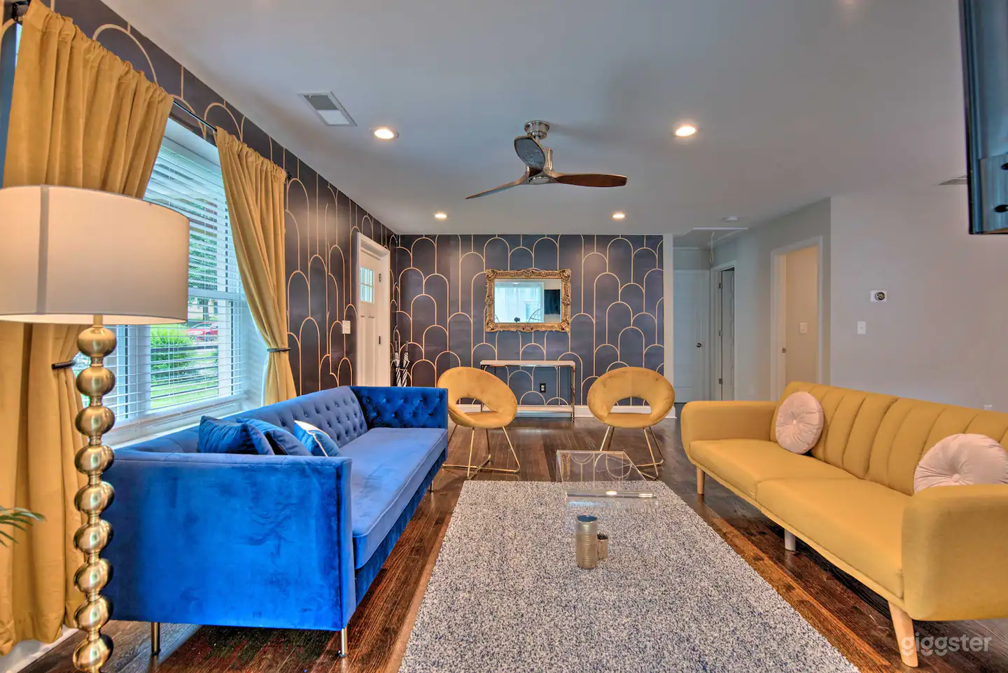 Glamorous Jungalow in the West End!  Photo 3