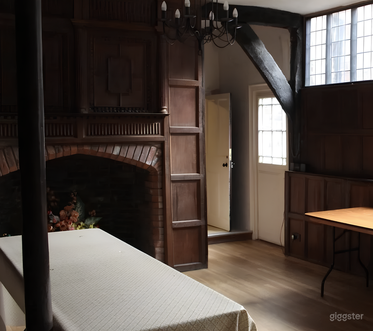  Oak Panelled Room 